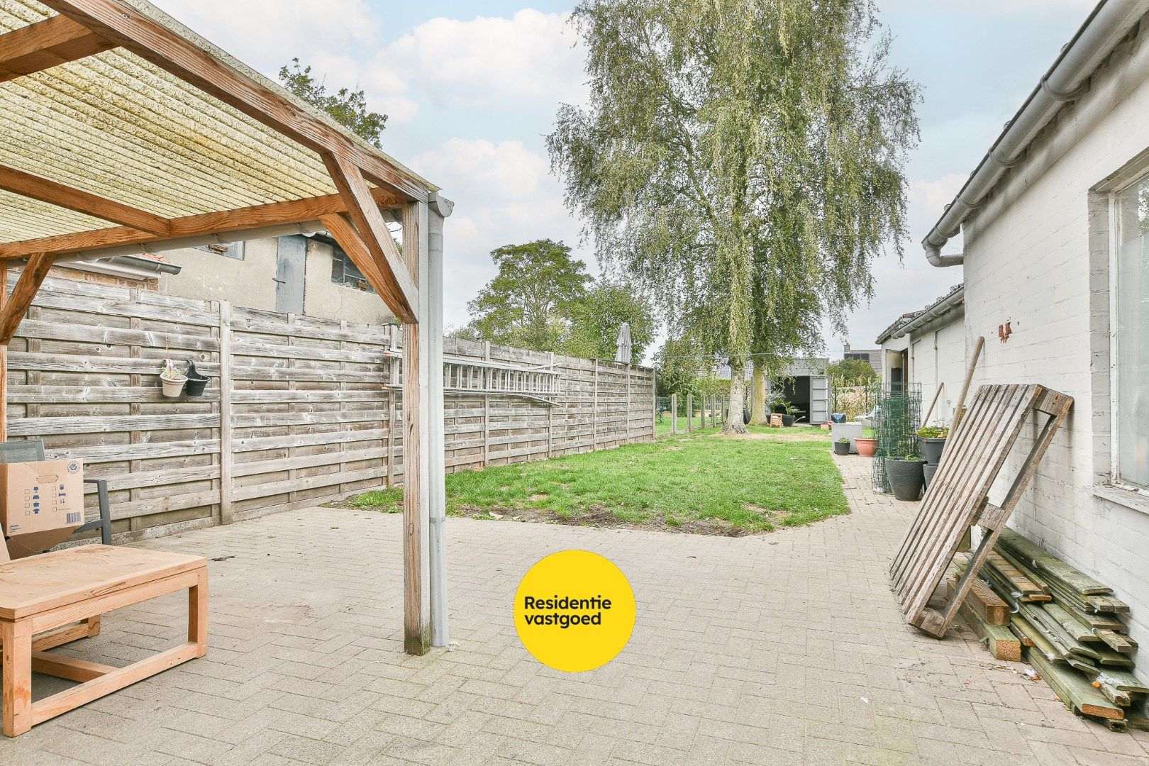 Te renoveren woning in het centrum van Veldegem foto 9