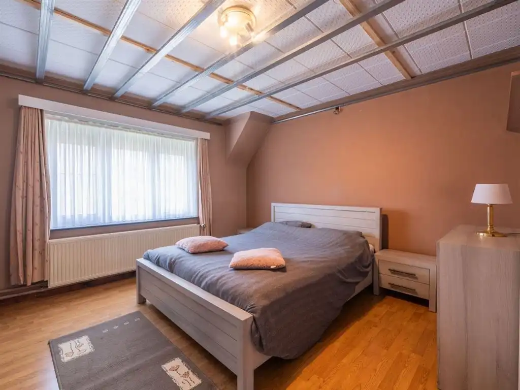 Verzorgde vrijstaande woning, grotendeels gerenoveerd foto 30