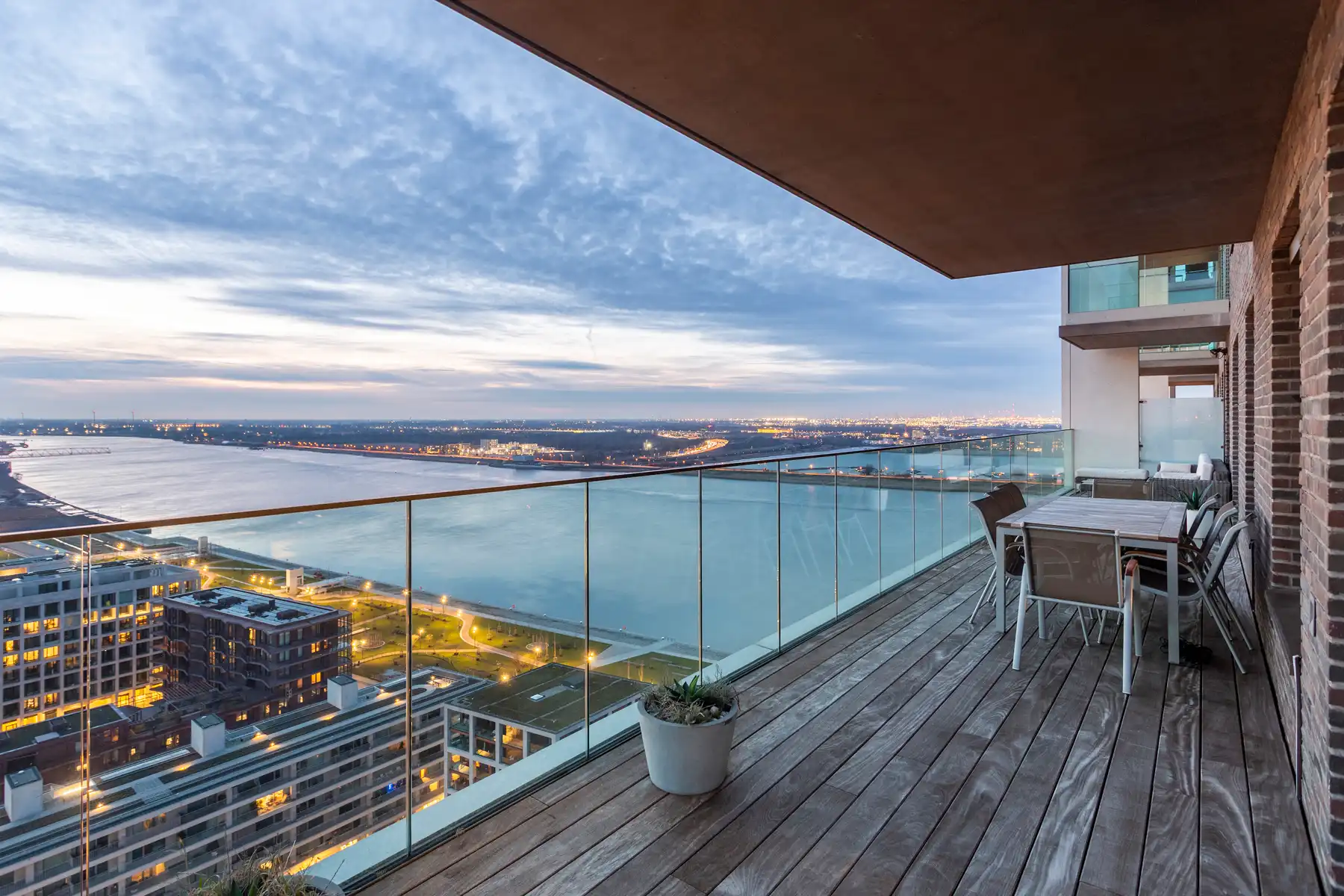 Exclusief appartement met riant terras en spectaculair zicht foto 9