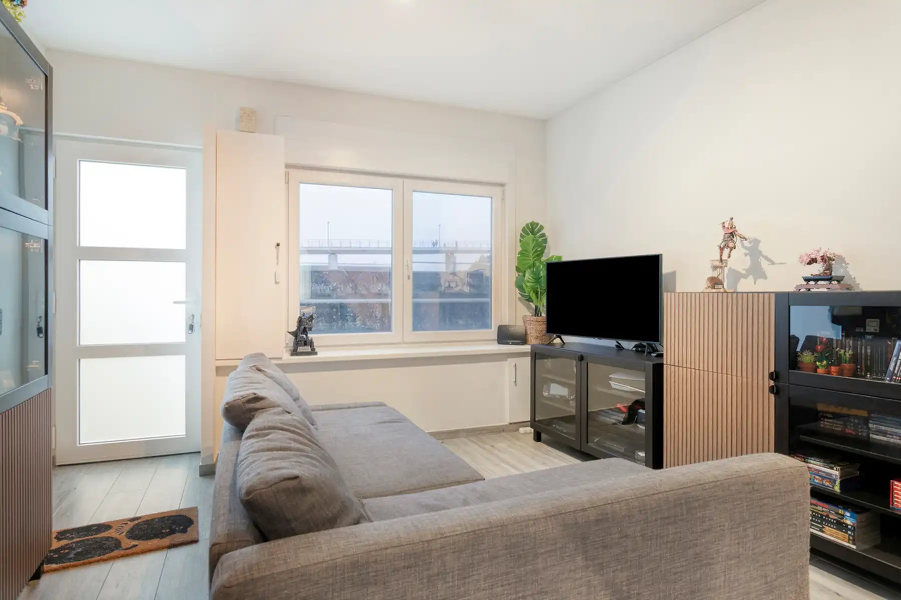 Gerenoveerde rijwoning met 2 slaapkamers - WETTEREN foto 3