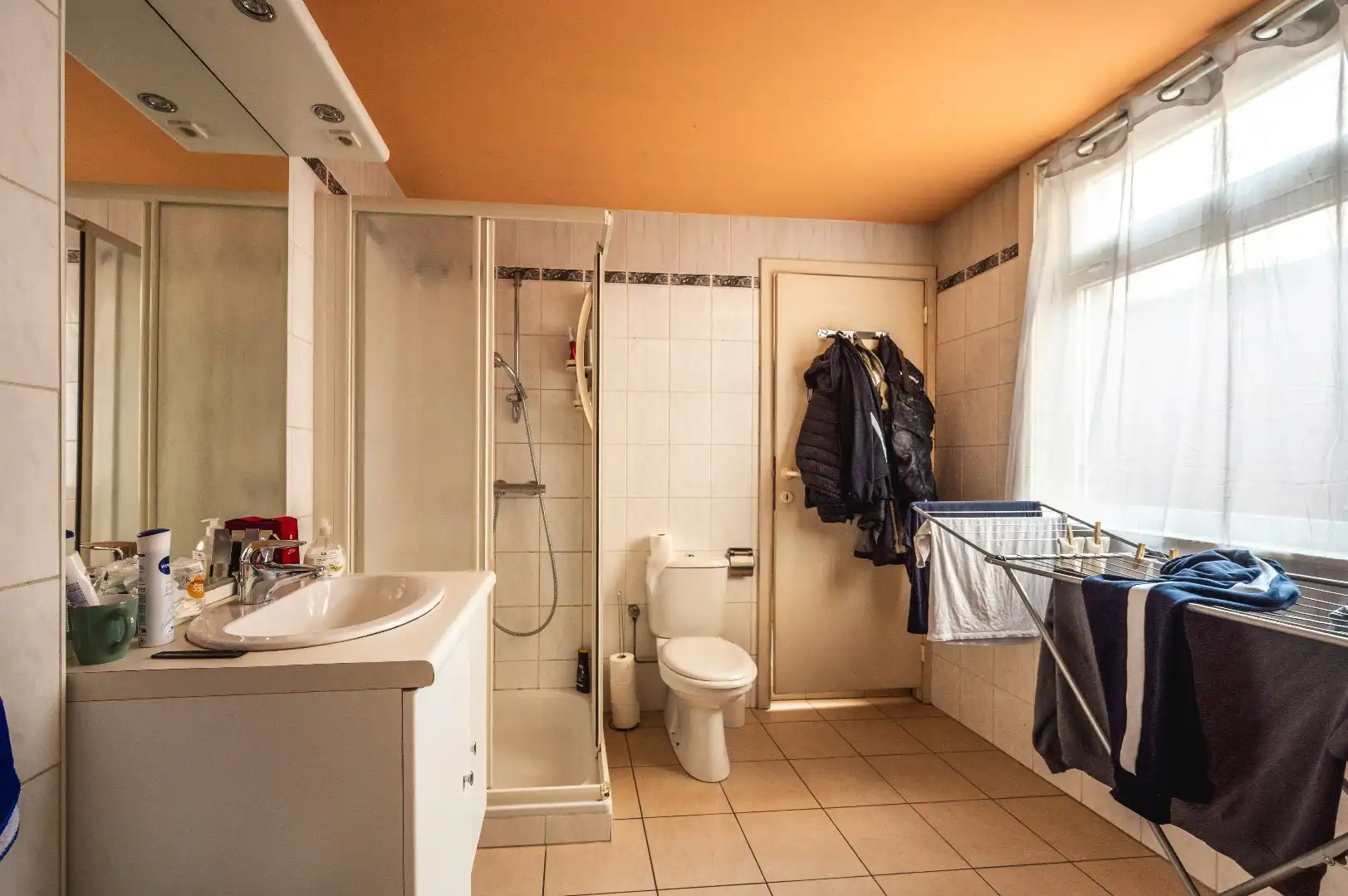 Herenhuis met 2 busnummers, buitenruimte en terras foto 13
