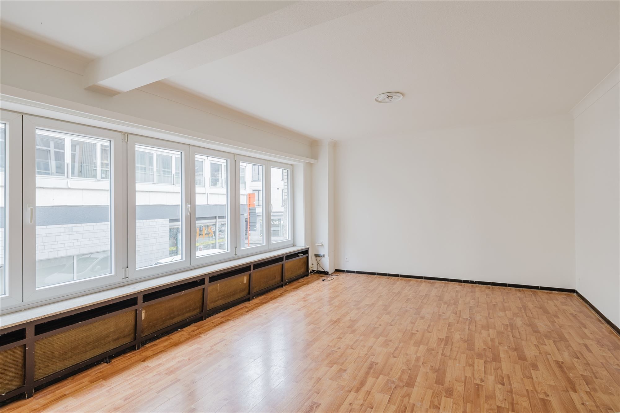 Interessant twéé slaapkamer appartement op top ligging in Gent  foto 4