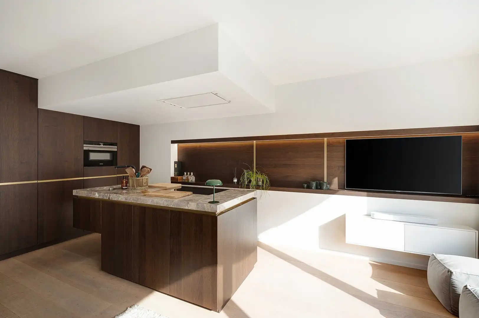 Luxueus gerenoveerd 3-slaapkamerappartement nabij zee. foto 9