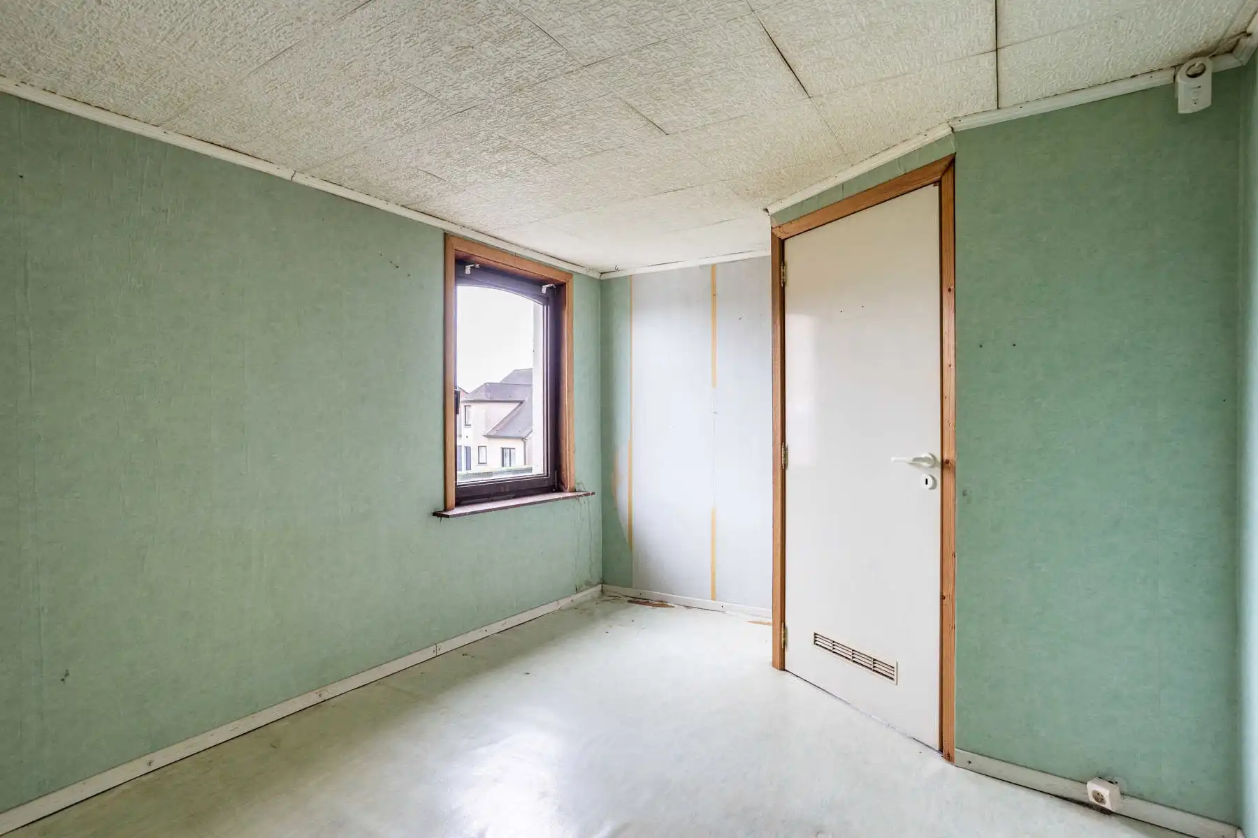 Te renoveren pand te Aaigem! foto 18