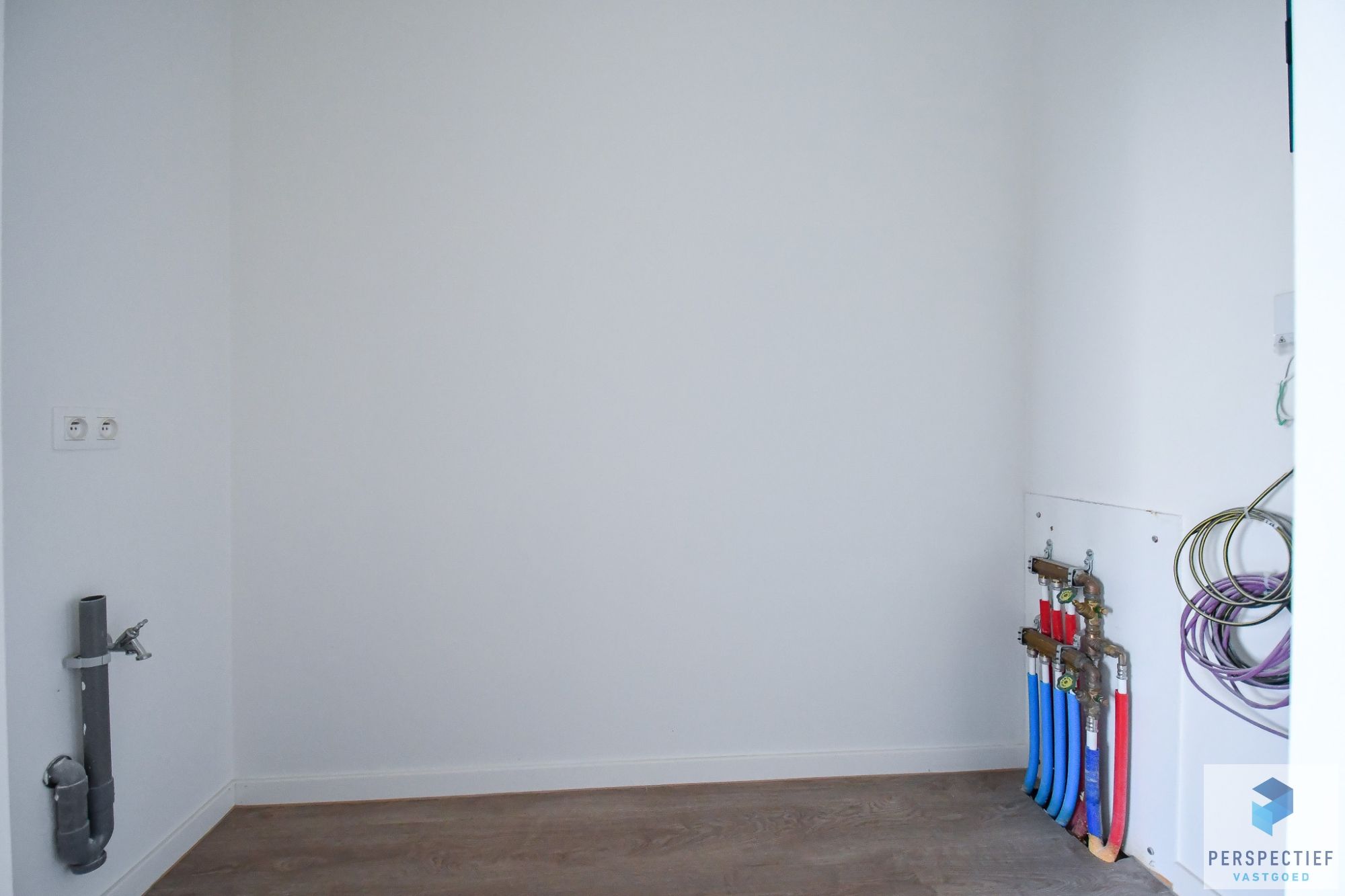 BEZOEKMOMENT ZATERDAG 8/11 VAN 13U TOT 15U | SERVICE FLAT - BRUGGE - inclusief woon- en dienstcomponent - MODERN EN RUSTIG GELEGEN SERVICE FLAT met staanplaats in de groene omgeving van Brugge foto 5