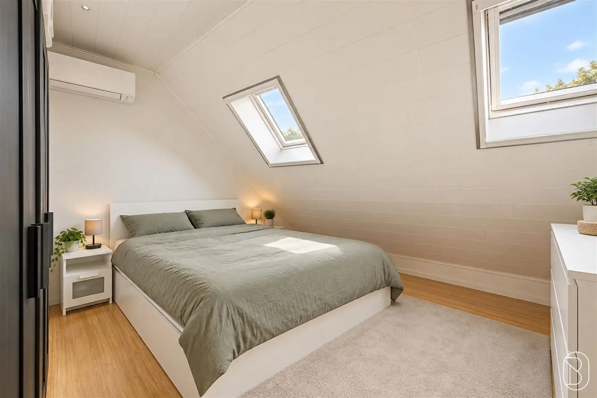 Gerenoveerde opbrengsteigendom bestaande uit 2 appartementen. foto 43
