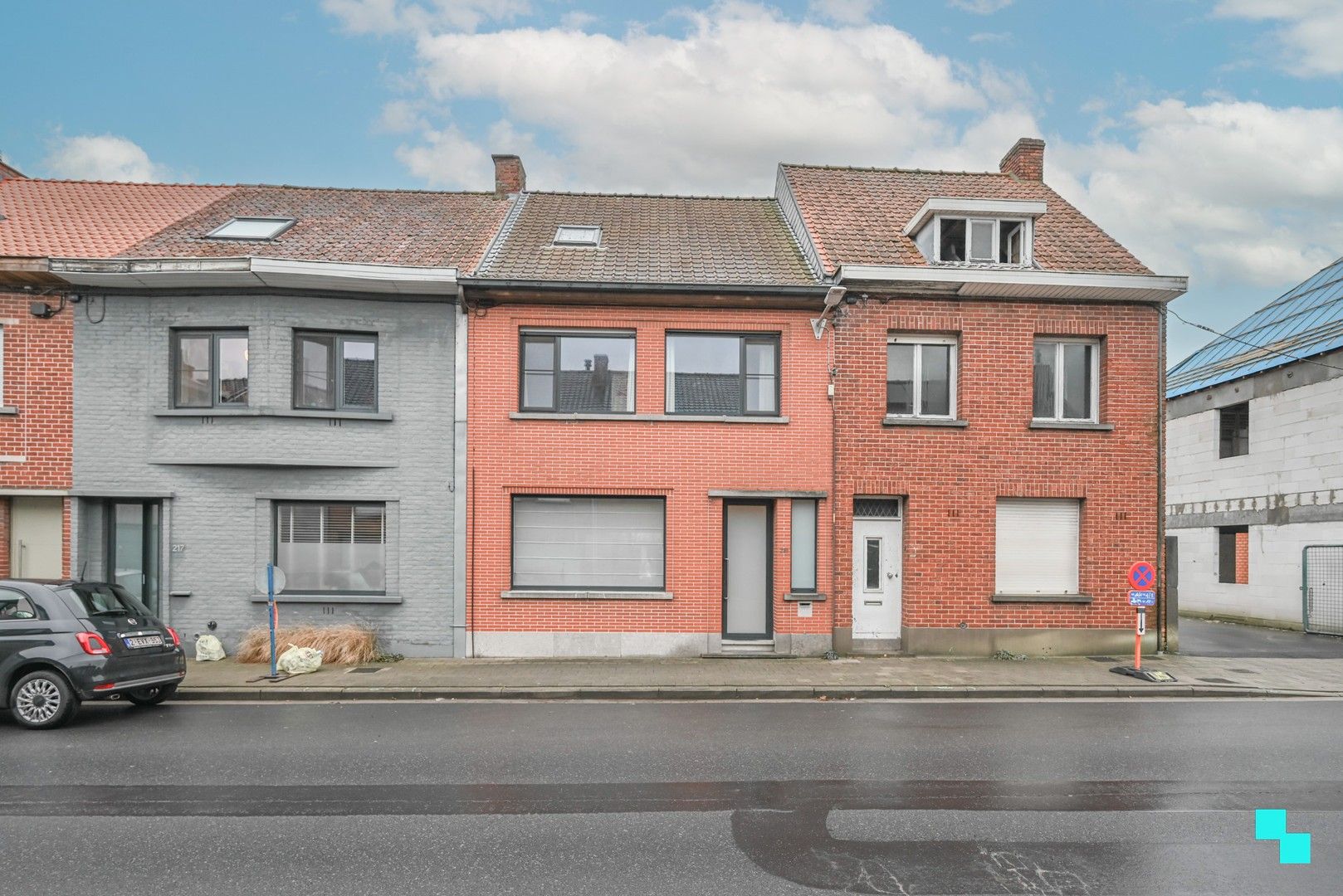 Instapklare eengezinswoning te Izegem foto {{pictureIndex}}