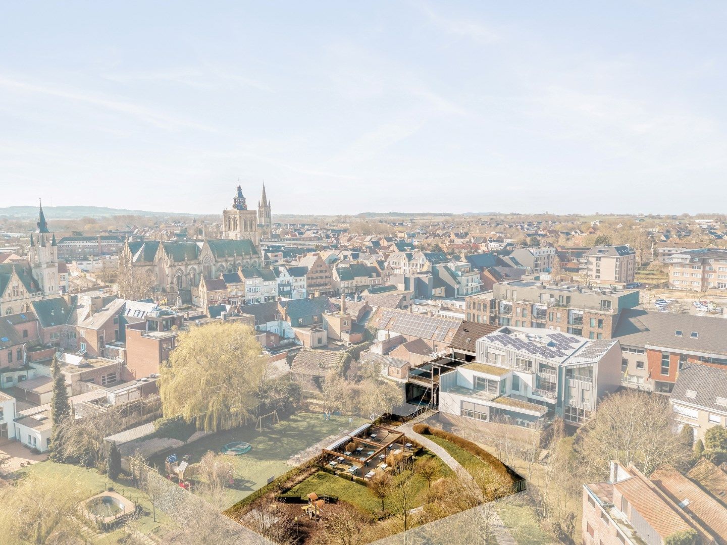 Prachtig en uniek handelspand (2007) met diverse mogelijkheden in centrum Poperinge met loft, aangelegde tuin en zonneterras op een perceel van 990m². foto 22