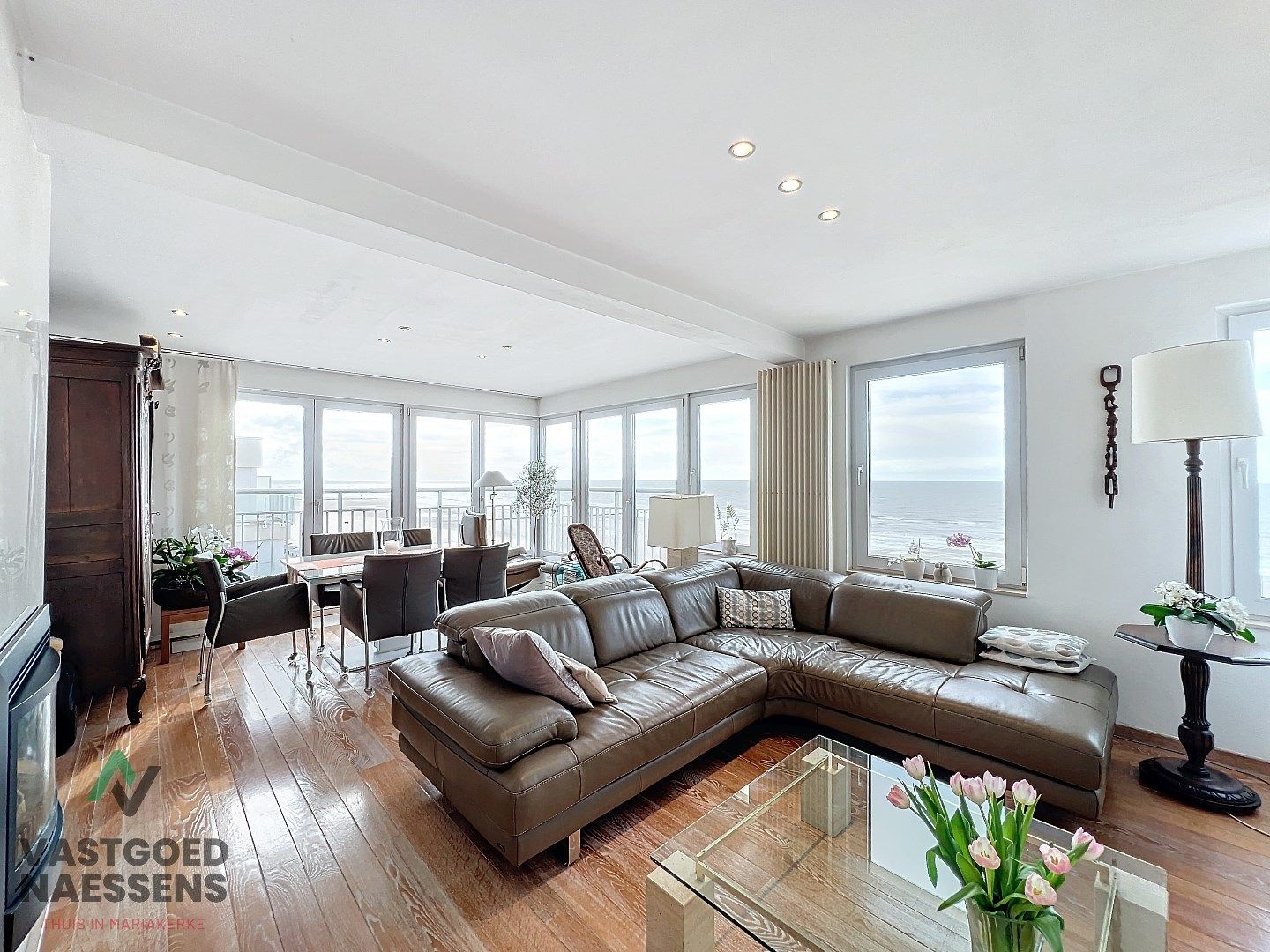 SCHITTEREND HOEK-APPARTEMENT MET PANORAMISCH ZICHT foto 4