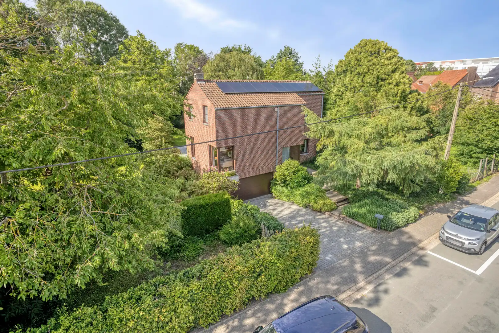 Instapklare villa met prachtige tuin op wandelafstand van het stadscentrum van Tongeren foto {{pictureIndex}}