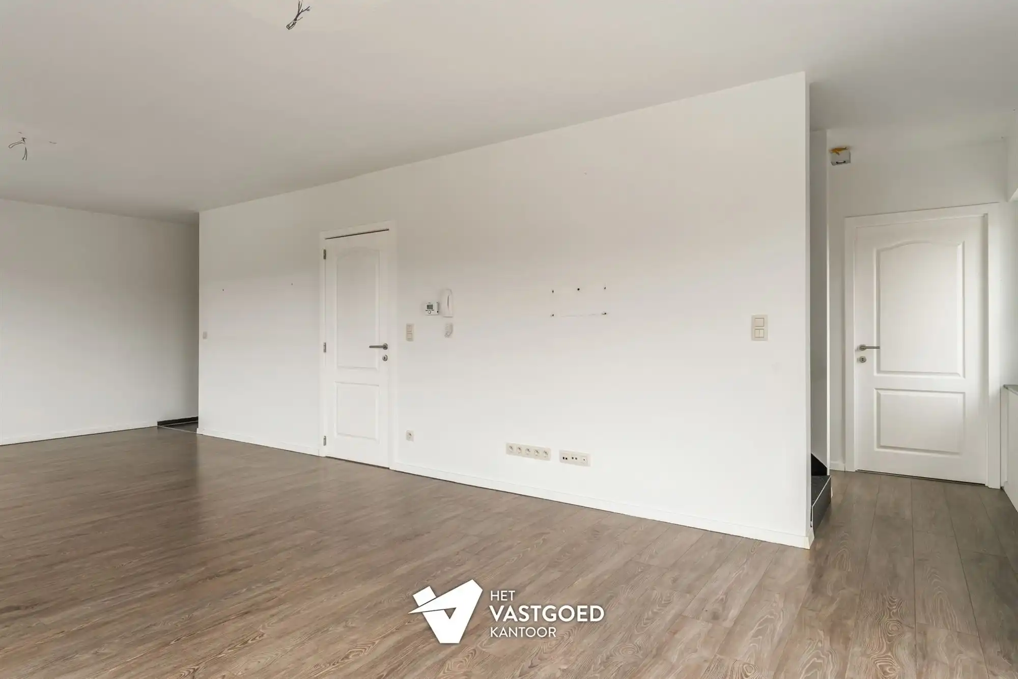 INSTAPKLAAR DUPLEX APPARTEMENT (127M²) MET 2 SLAAPKAMERS EN AUTOSTAANPLAATS TE BERINGEN foto 5