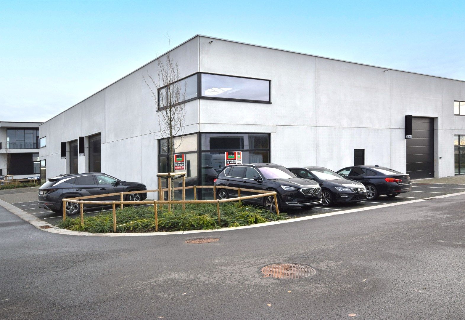 Nieuwbouwloods in Sint-Eloois-Winkel  foto 2