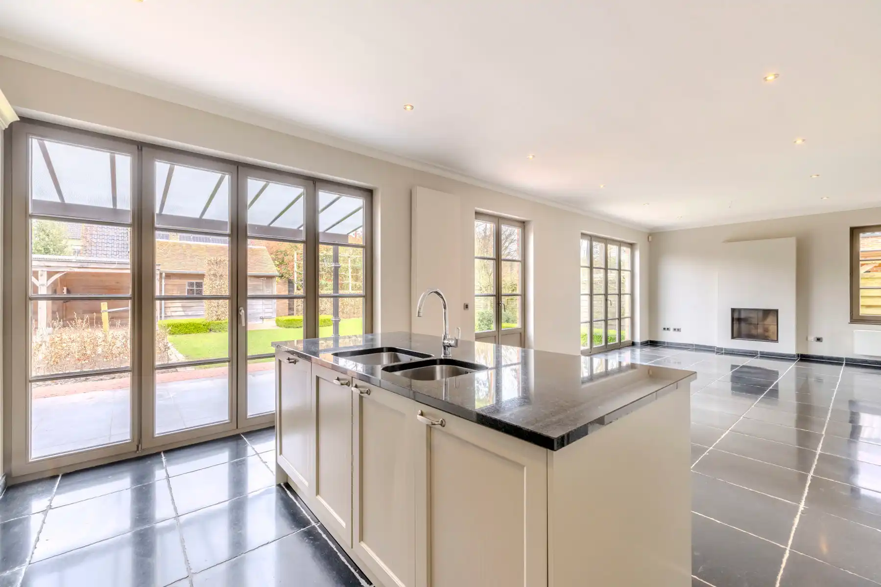 Manoir villa met 4slk en 2bdk op 571m²  foto 24