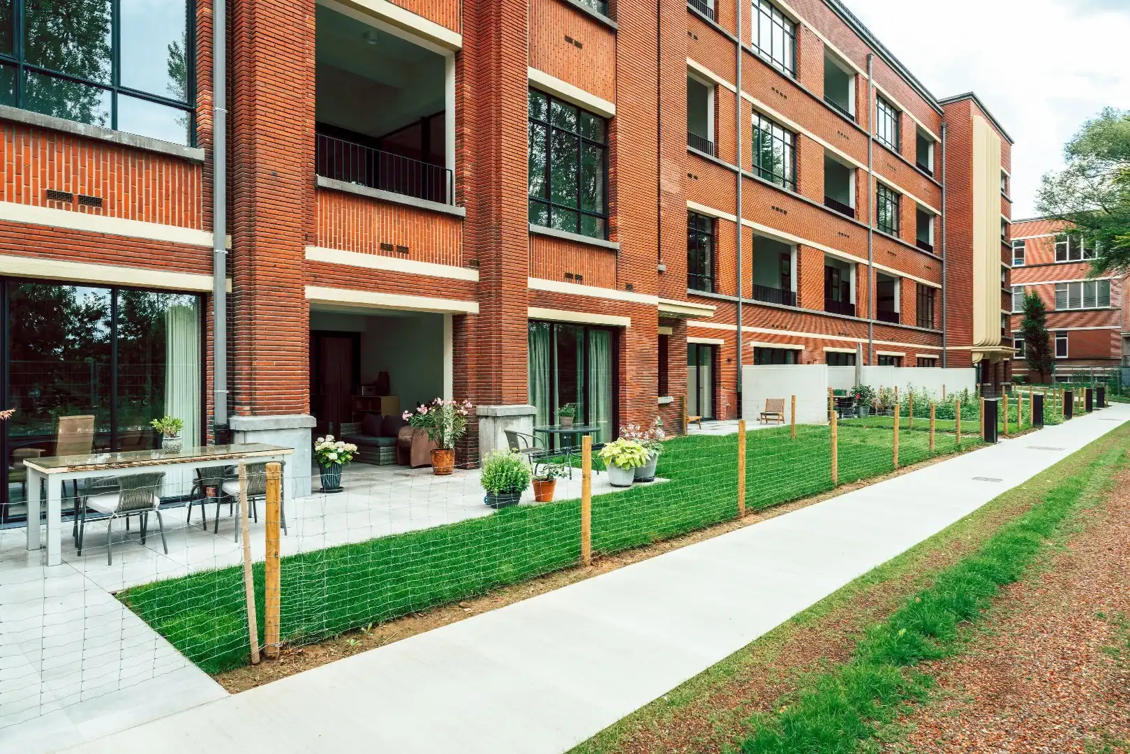 Unieke stadswoning in een groene omgeving foto 2