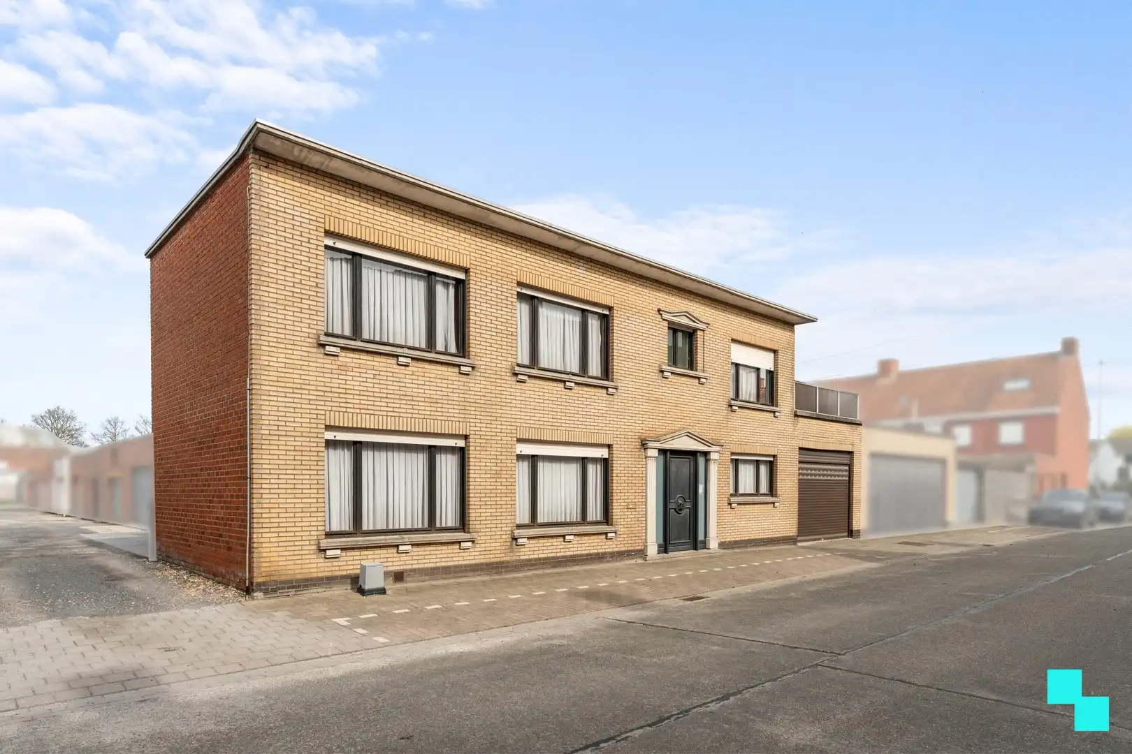 Hoofdfoto van de publicatie: Te renoveren woning met 3 slaapkamers en garage - Roeselare