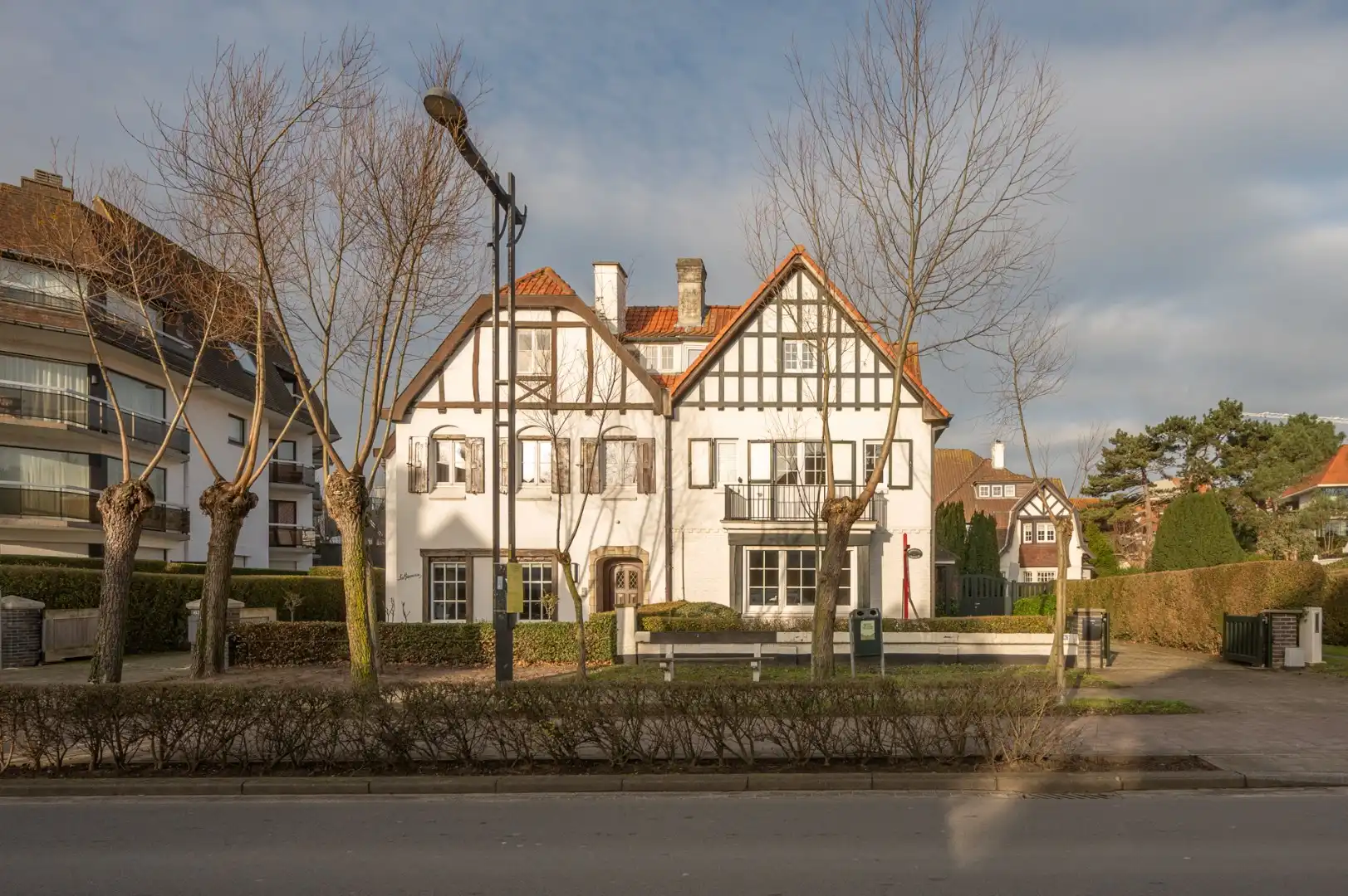 Charmante villa op een uitzonderlijke locatie in het Zoute, op 400m van het Albertplein en de zee foto 3