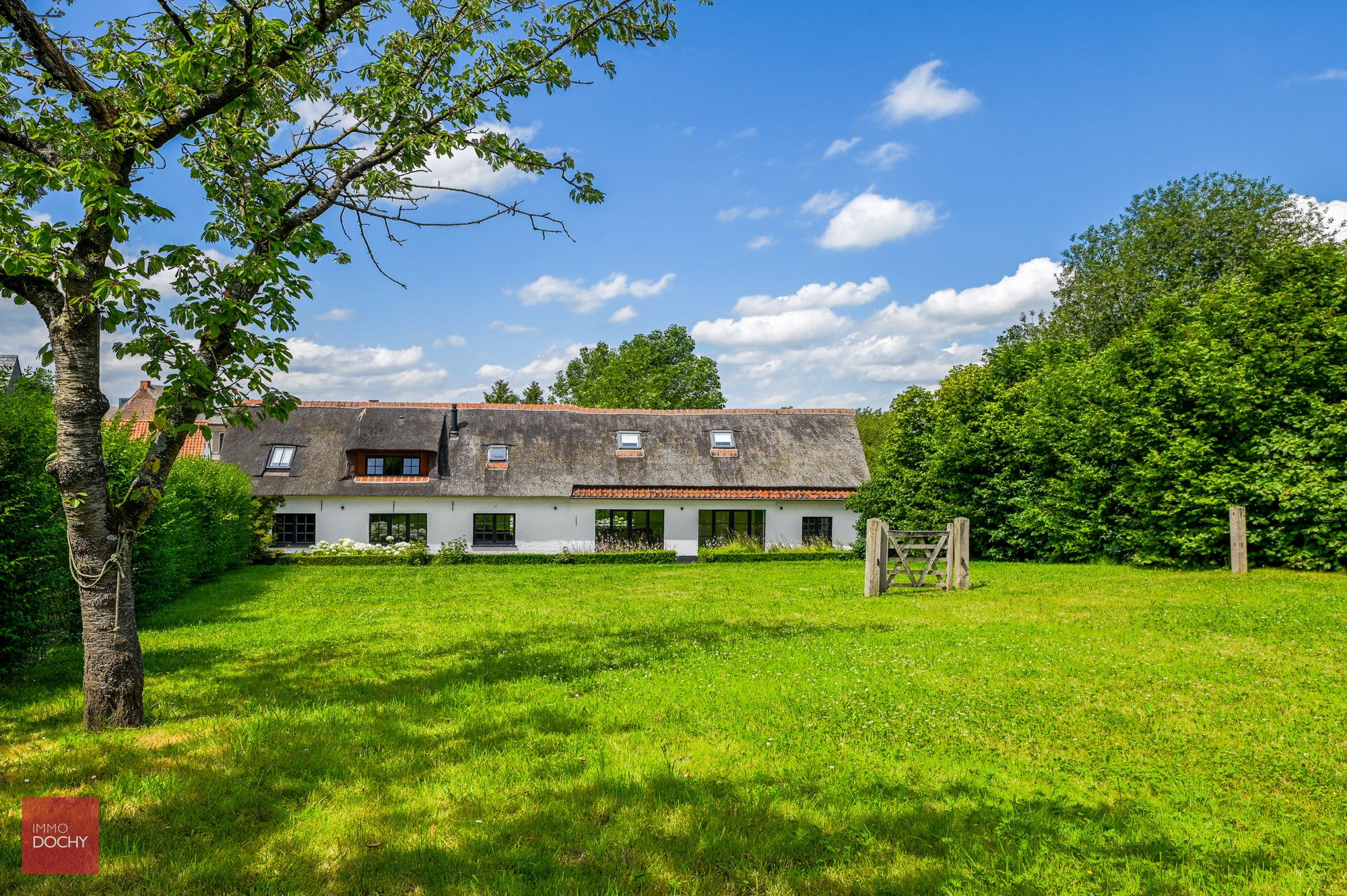 Instapklaar en volledig gerestaureerd villa-landhuis foto 1