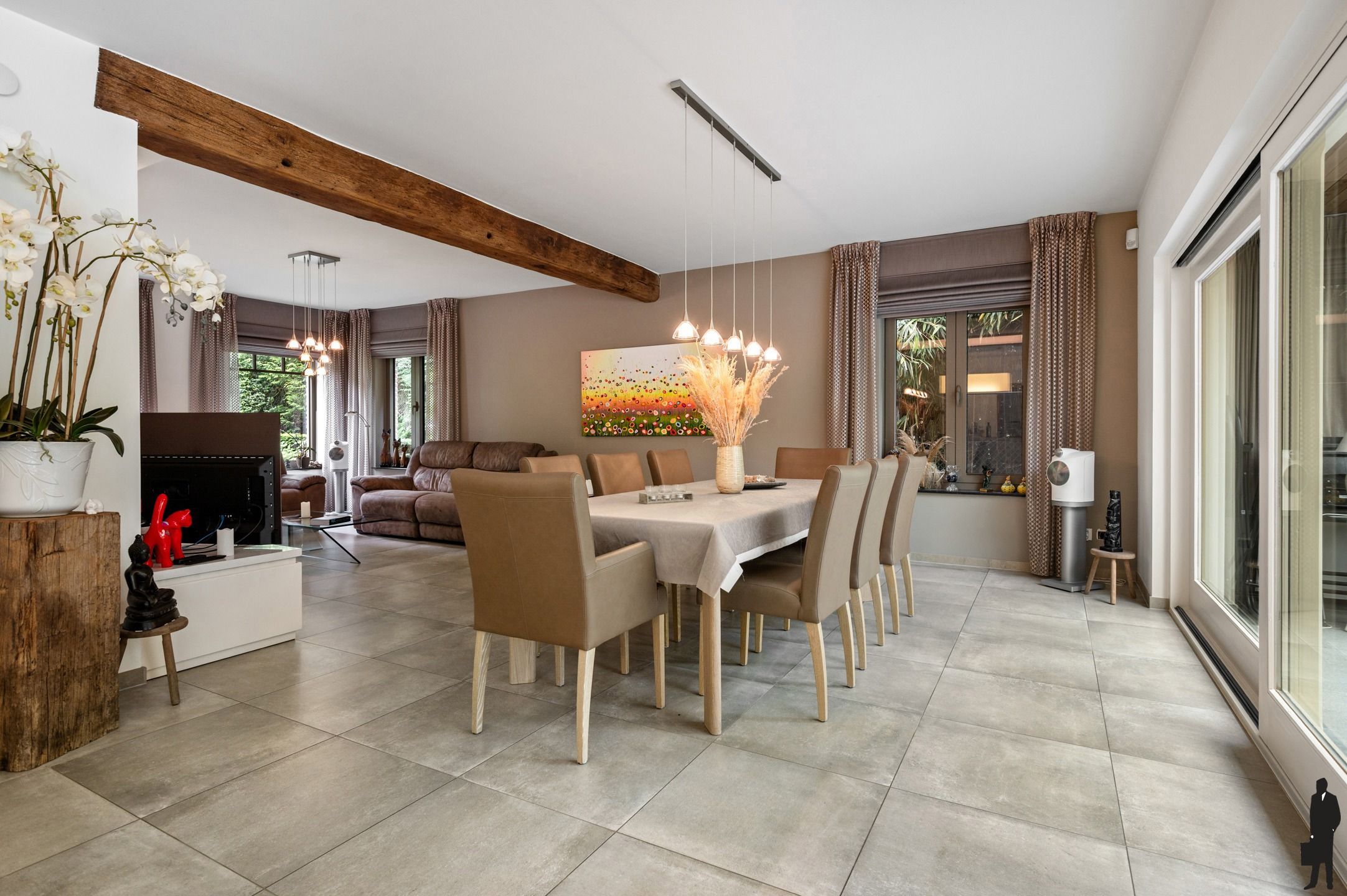 Stijlvol gerenoveerde villa met schitterende tuin en verwarmd zwembad foto 8