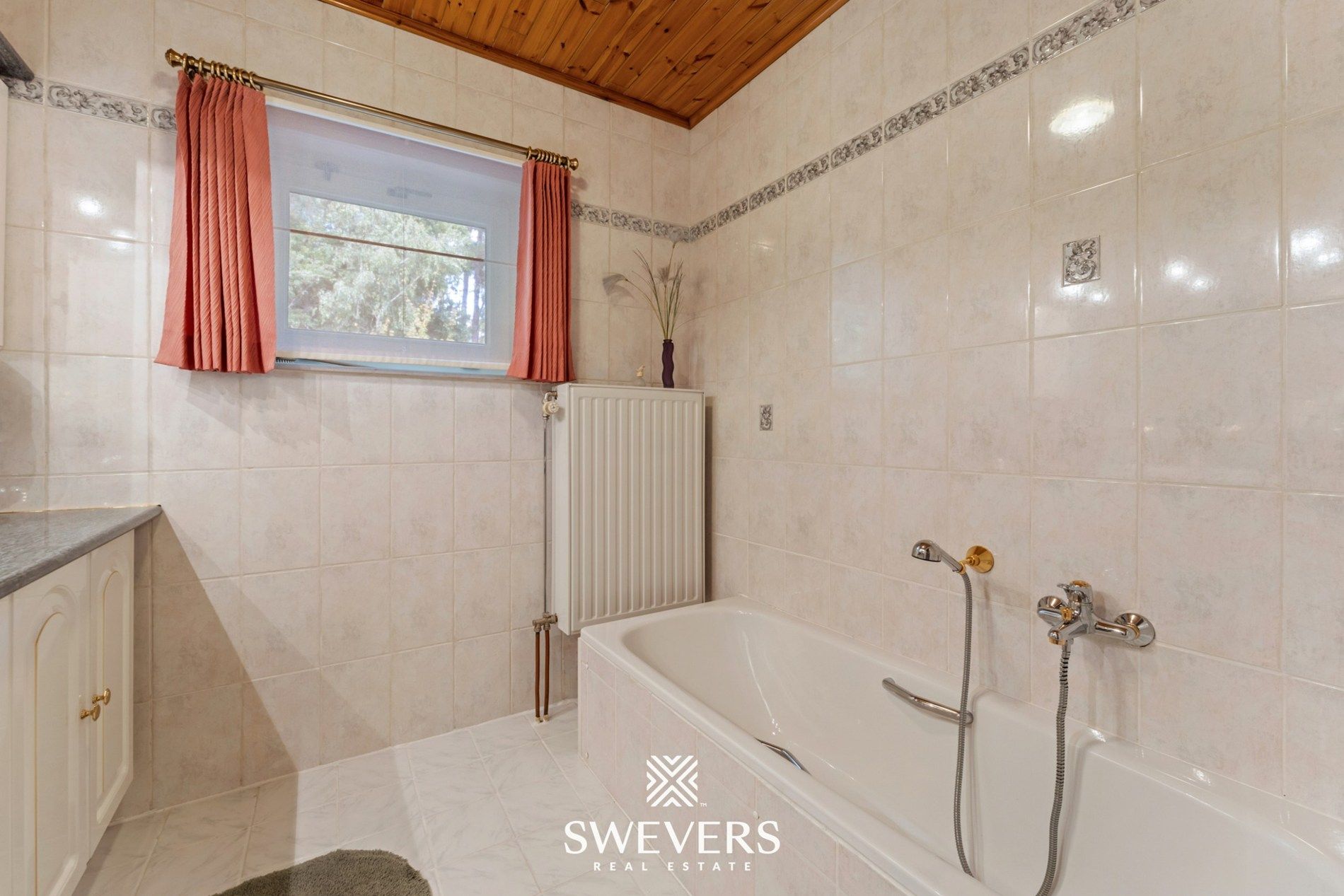 Verzorgde woning met 3 slaapkamers en rustig gelegen op zonnig perceel van 42a foto 21