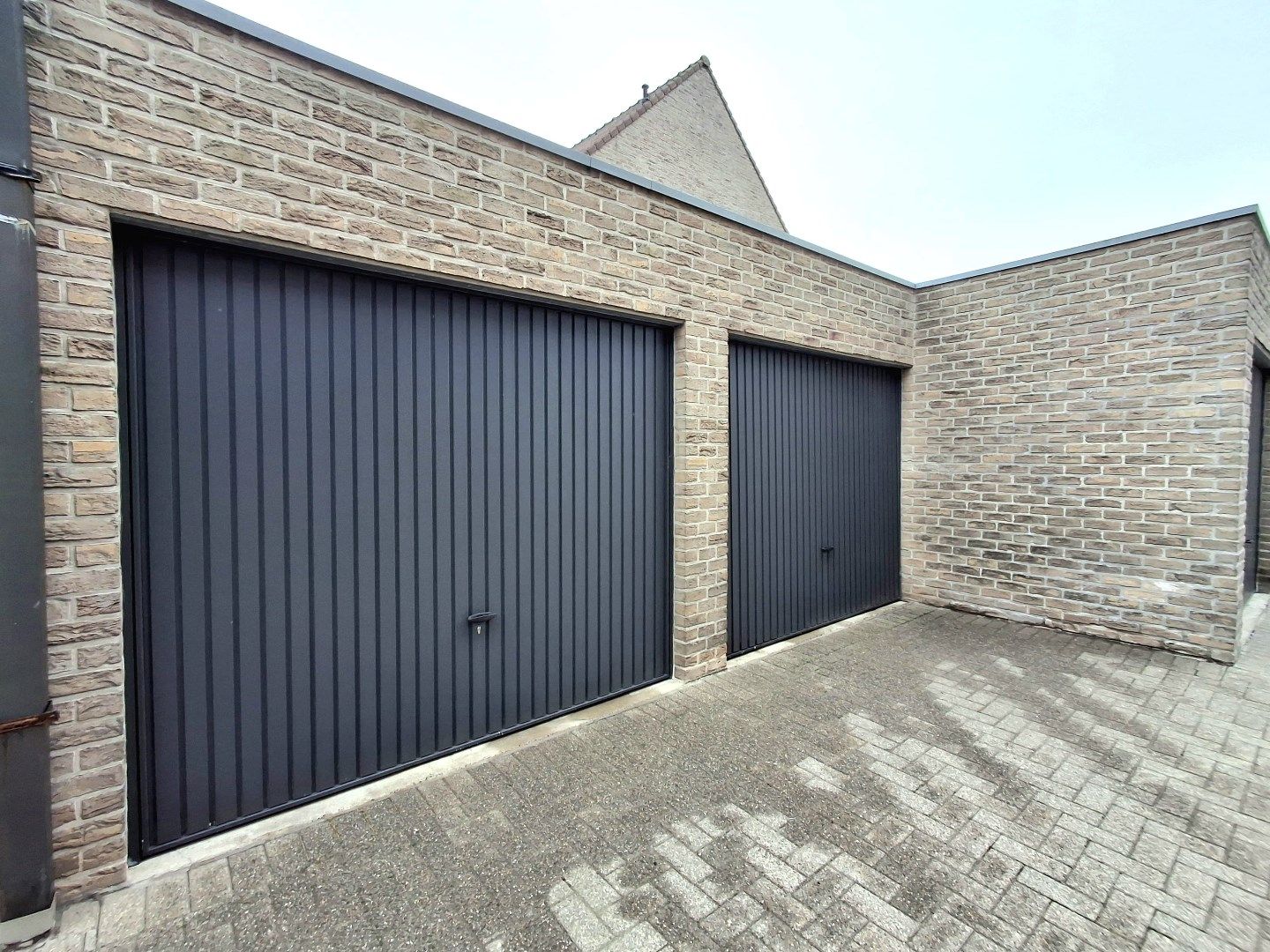 INSTAPKLAAR APPARTEMENT MET RUIME GARAGE IN HARTJE RUISELEDE foto 11