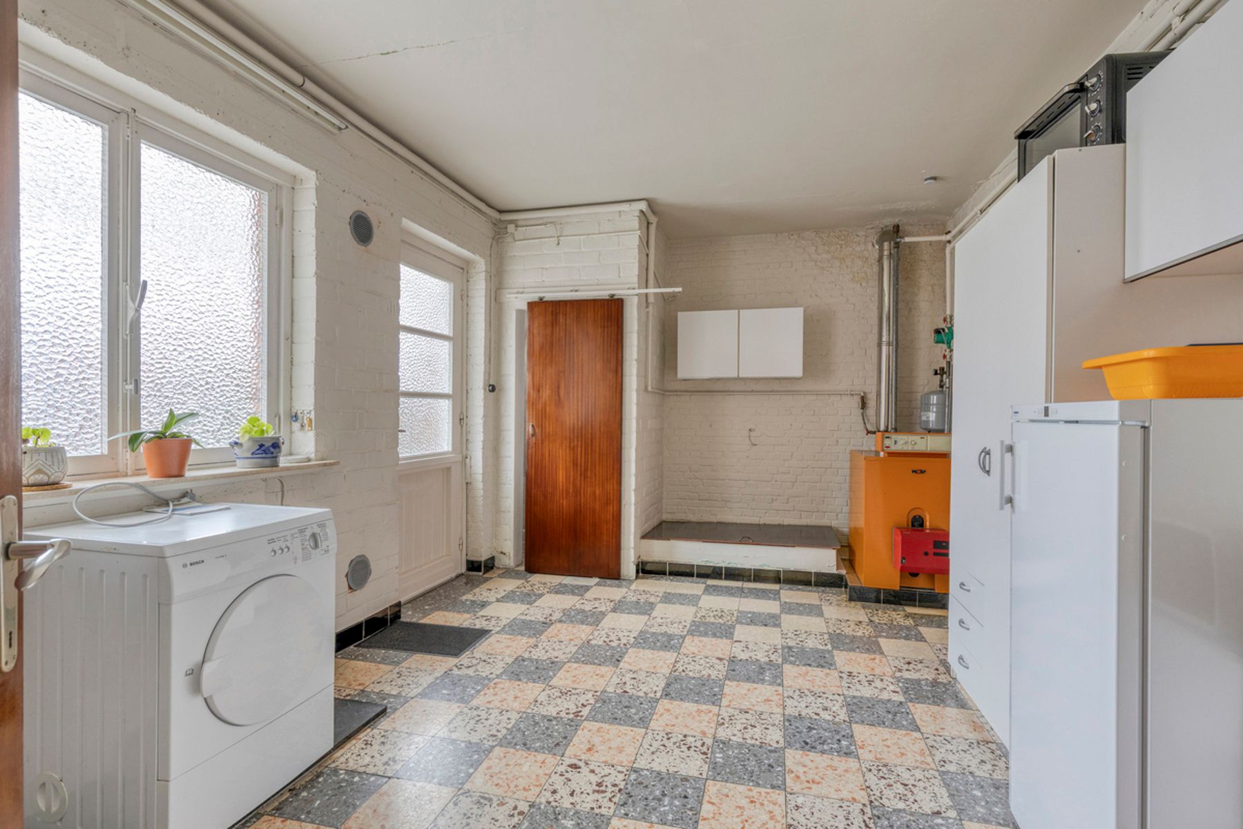 Solide en ruime te renoveren gezinswoning op toplocatie foto 11