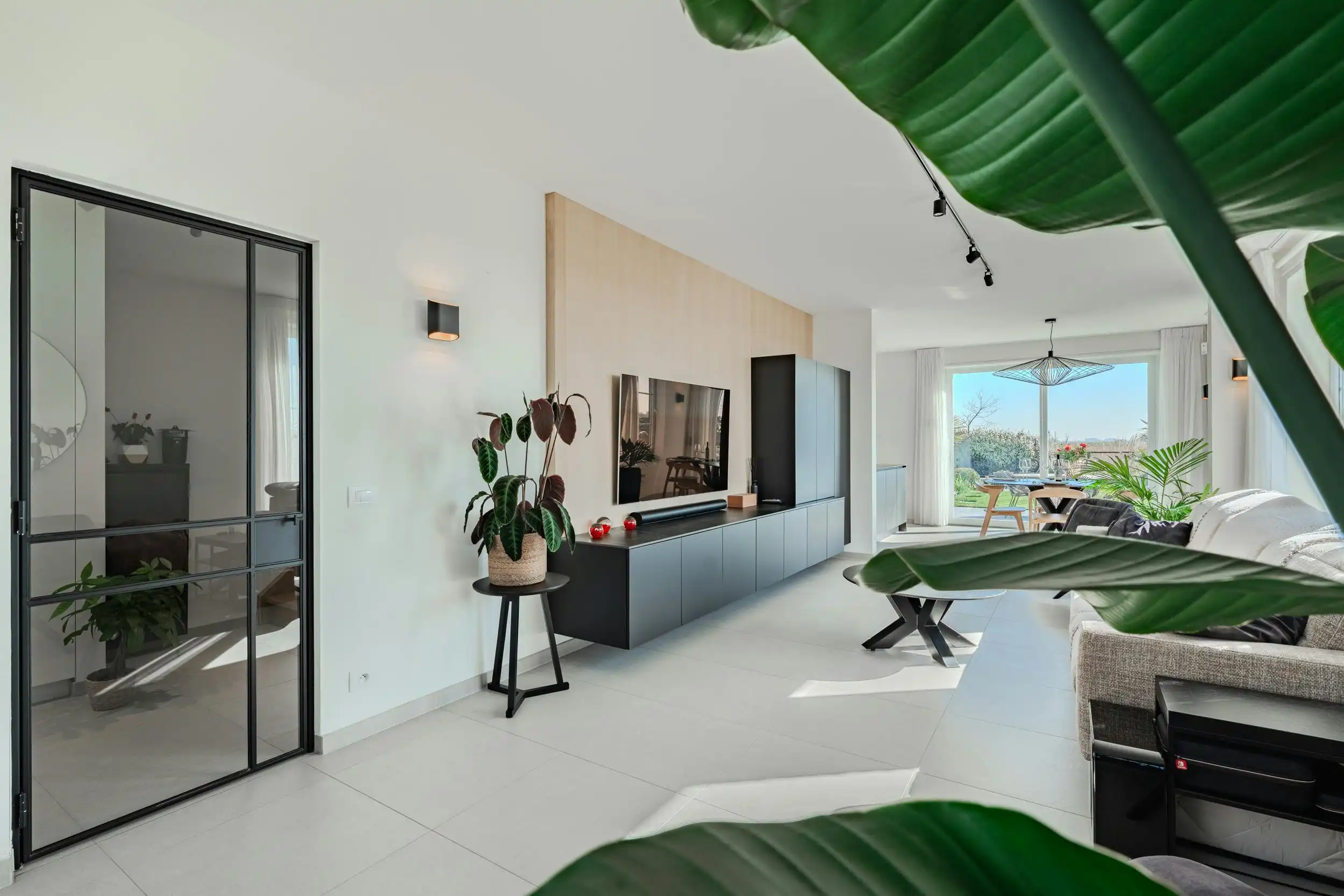 Prachtige woning met 3 slaapkamers en uniek open zicht! foto 12