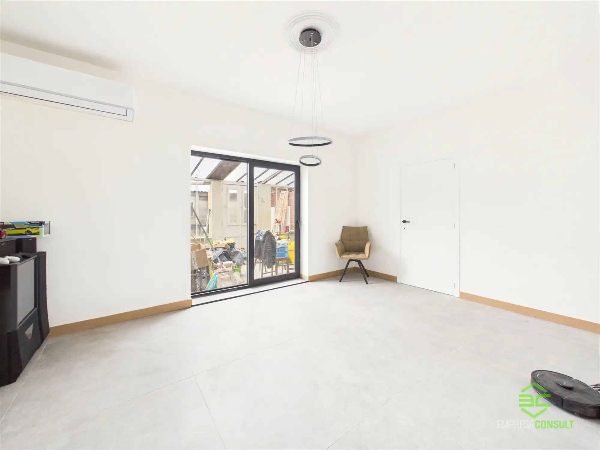 Deels gerenoveerde gezinswoning met 4 slpk op 8a84ca! foto 6