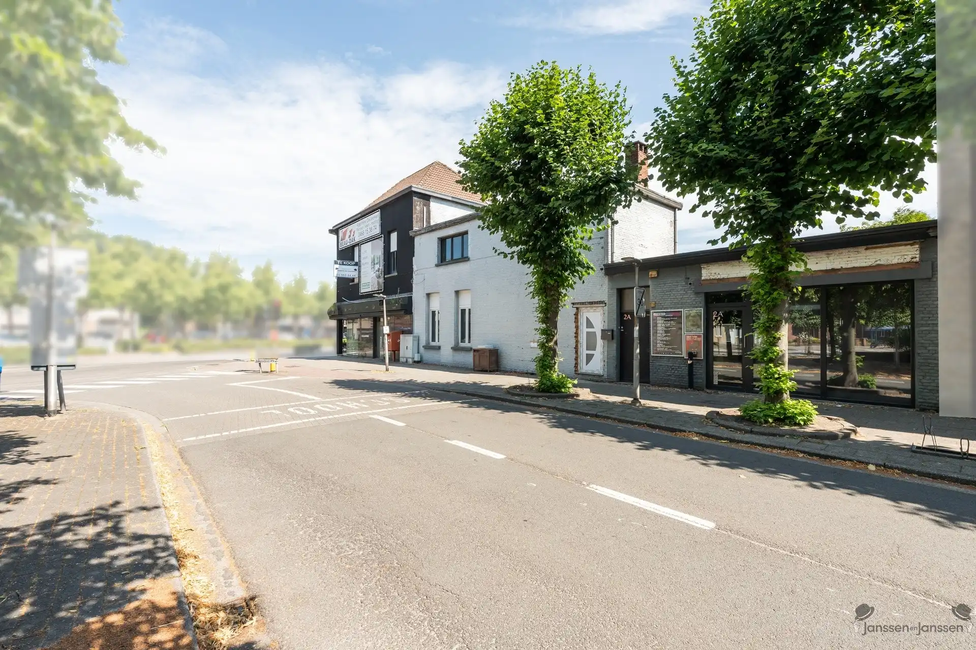 Opbrengsteigendom/projectgrond in het centrum van Maria-ter-Heide (Brasschaat) foto 3