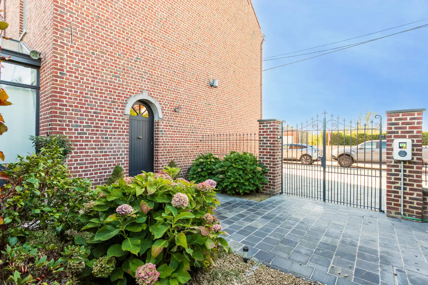 Instapklare driegevelwoning met 4 slpk te Lembeek foto 3