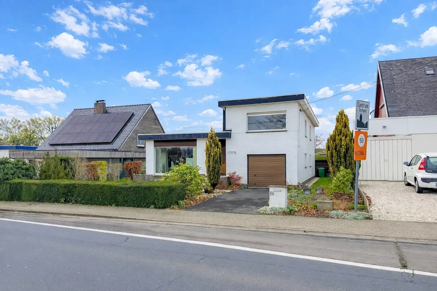 Hoofdfoto van de publicatie: Vrijstaande woning met 3 slaapkamers op mooi perceel (834 m²), gunstige ligging, Torhout
