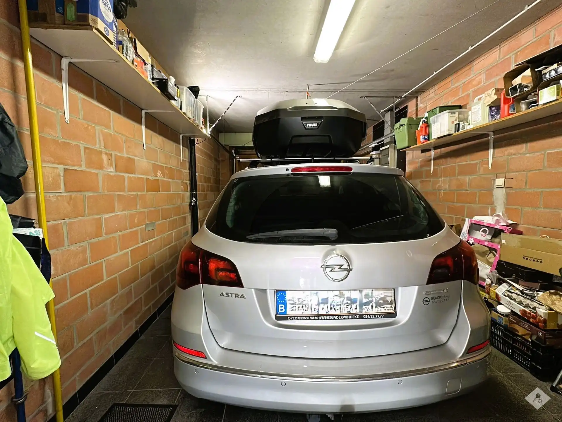 Ruime woning met 3 slaapkamers, tuin, garage en lift in centrum Buggenhout foto 9