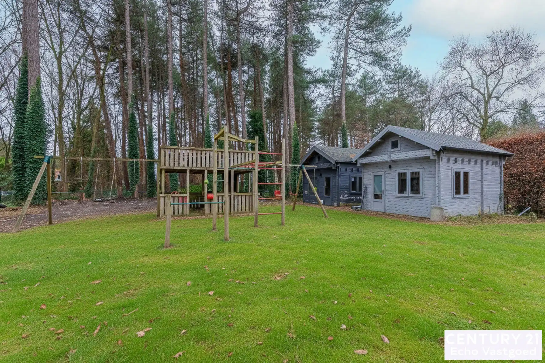 Unieke te renoveren villa in villawijk “De Lint” foto 7