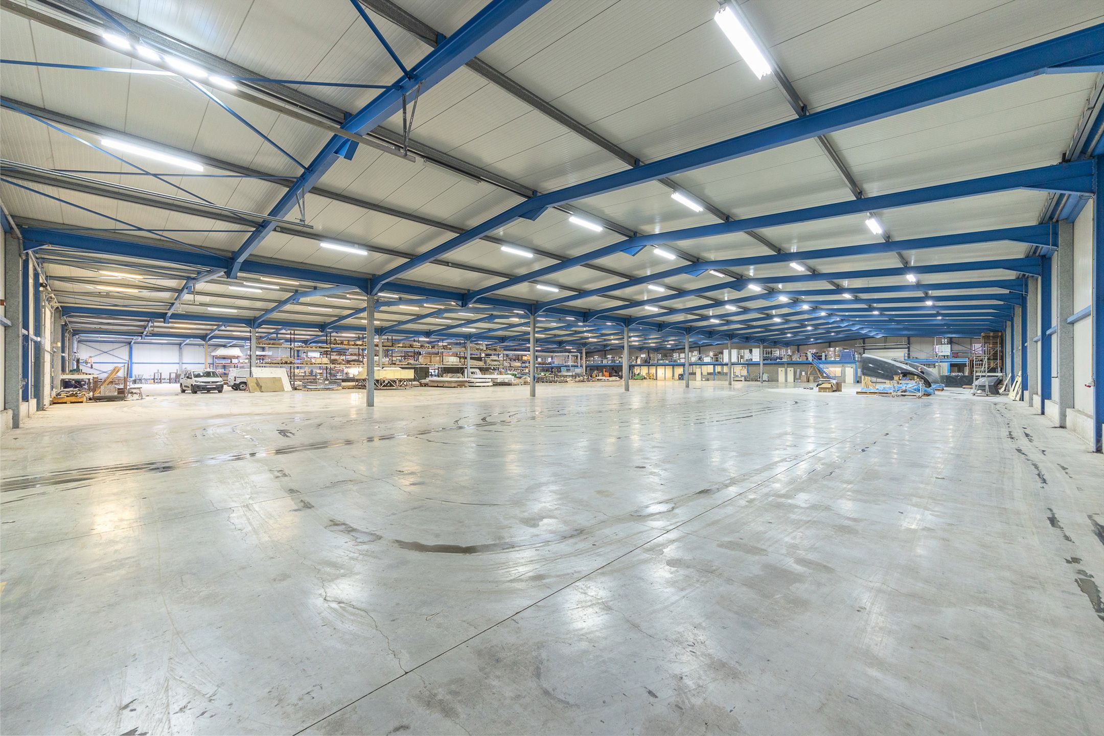 Magazijnen te huur met kantoor foto 17