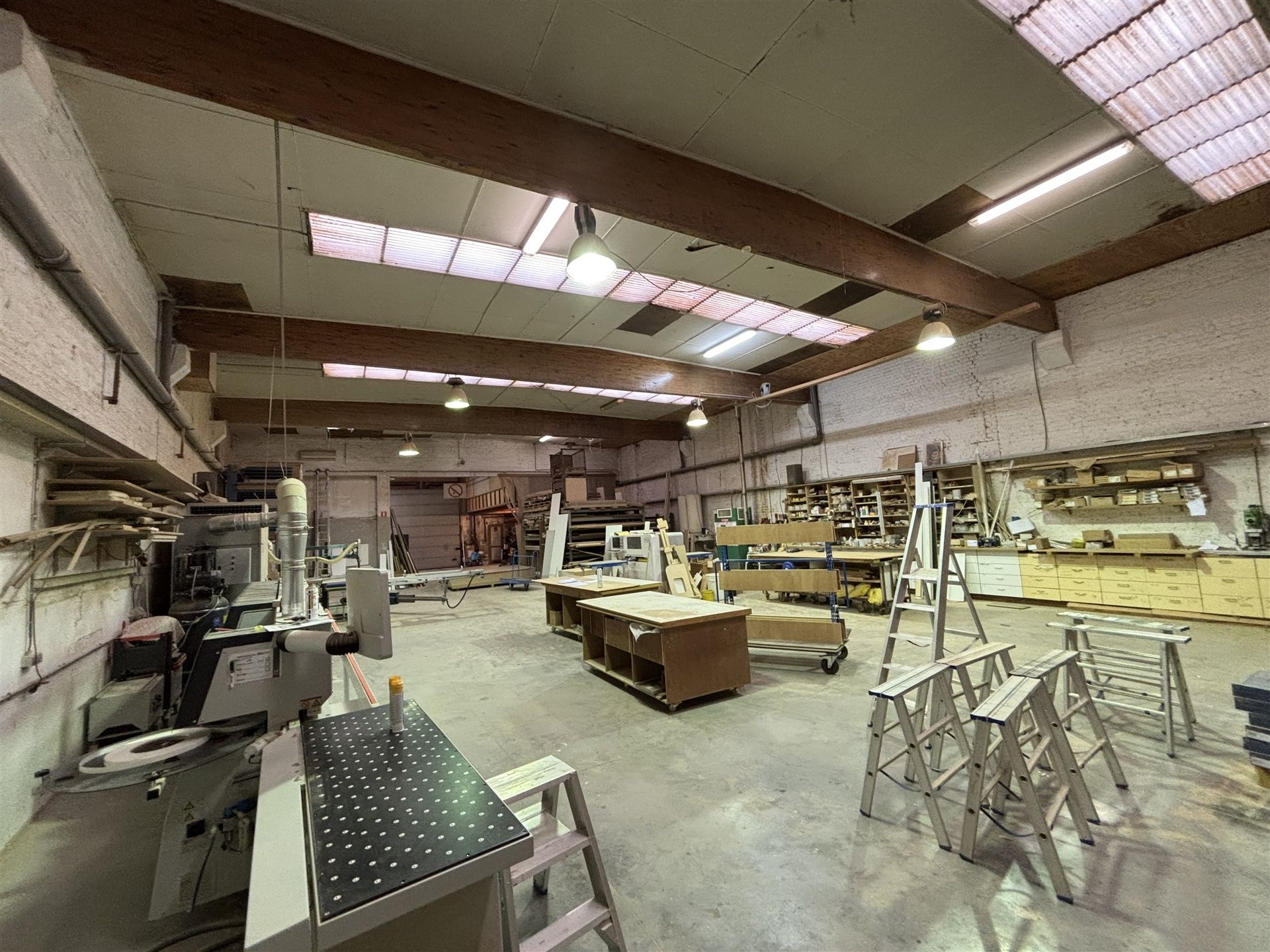 Loods met projectmogelijkheid in het hart van Merchtem foto 2