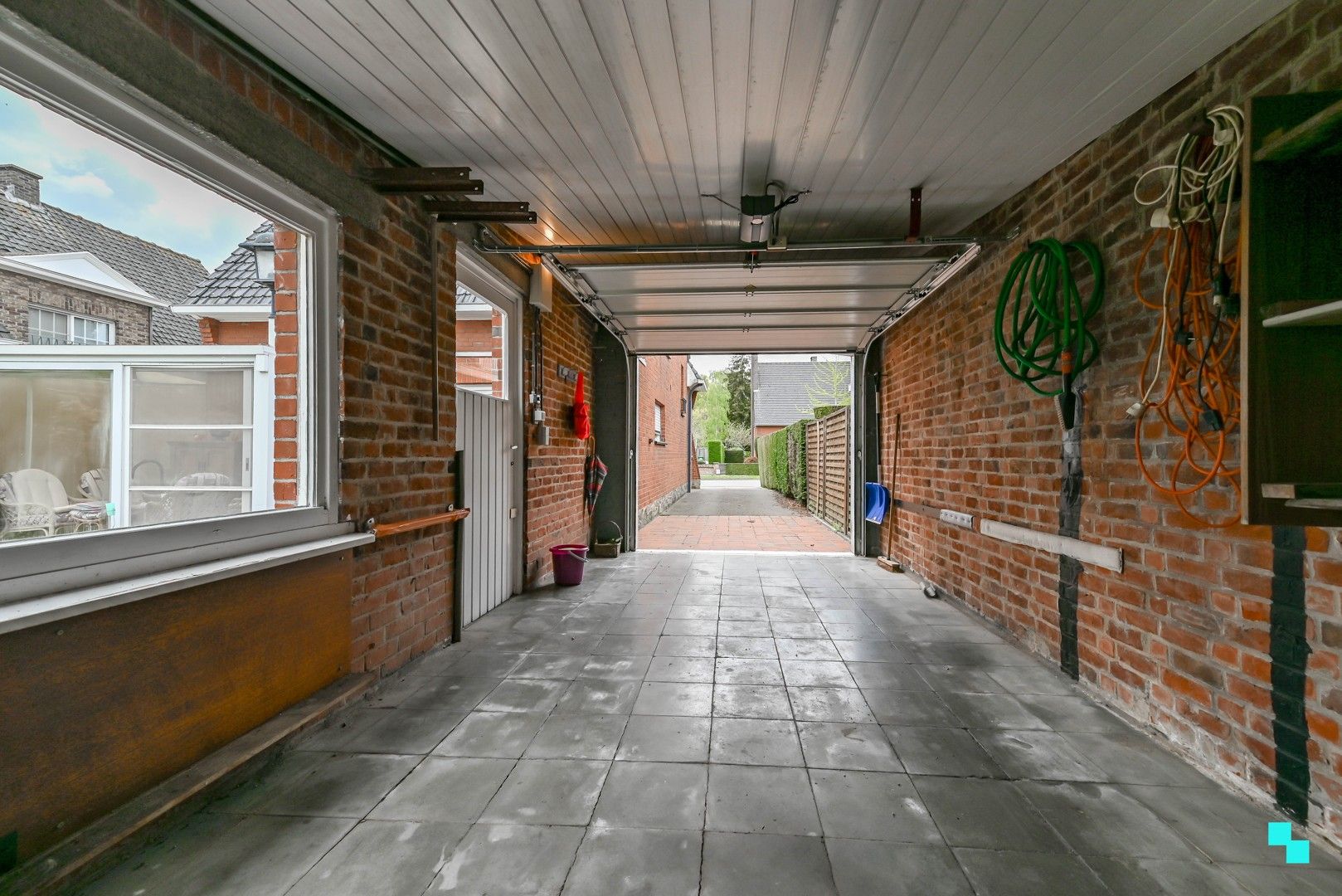 Charmante woning met prachtige tuin en drie slaapkamers te Izegem foto 28