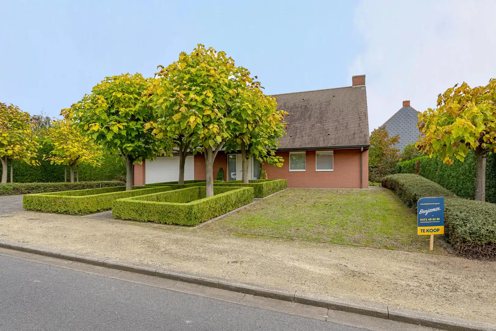 Ruime, instapklare villa met 4 slaapkamers, dubbele garage, burearuimte en aangelegde tuin op ideale ligging in Menen.  foto 21