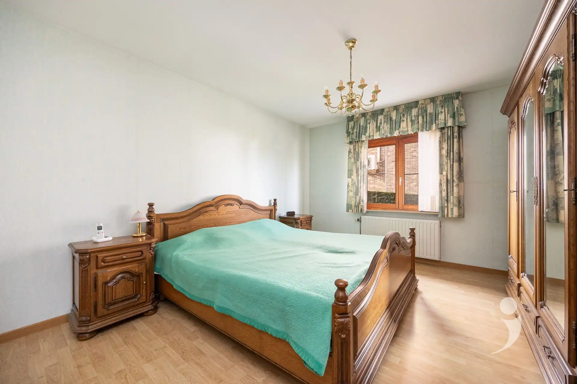 Instapklare en ruime woning met zicht op de velden! foto 13