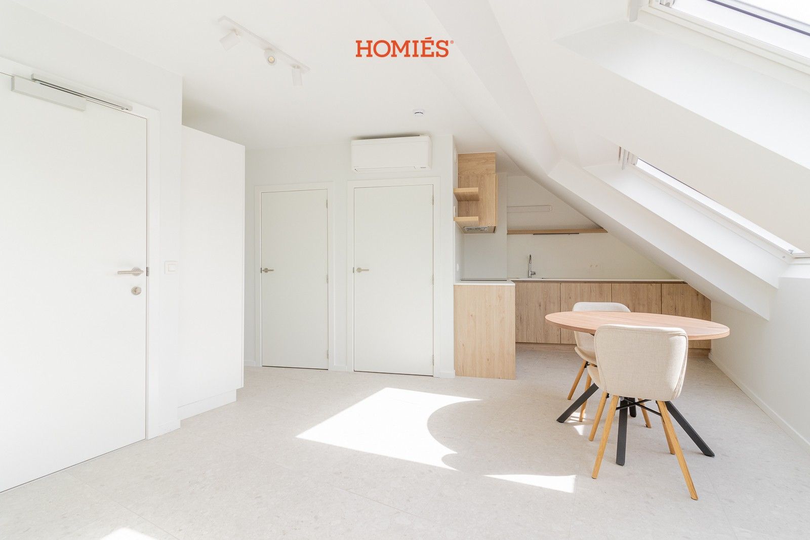 Gerenoveerd gebouw (AAA) - 5 appartementen + handel foto 8