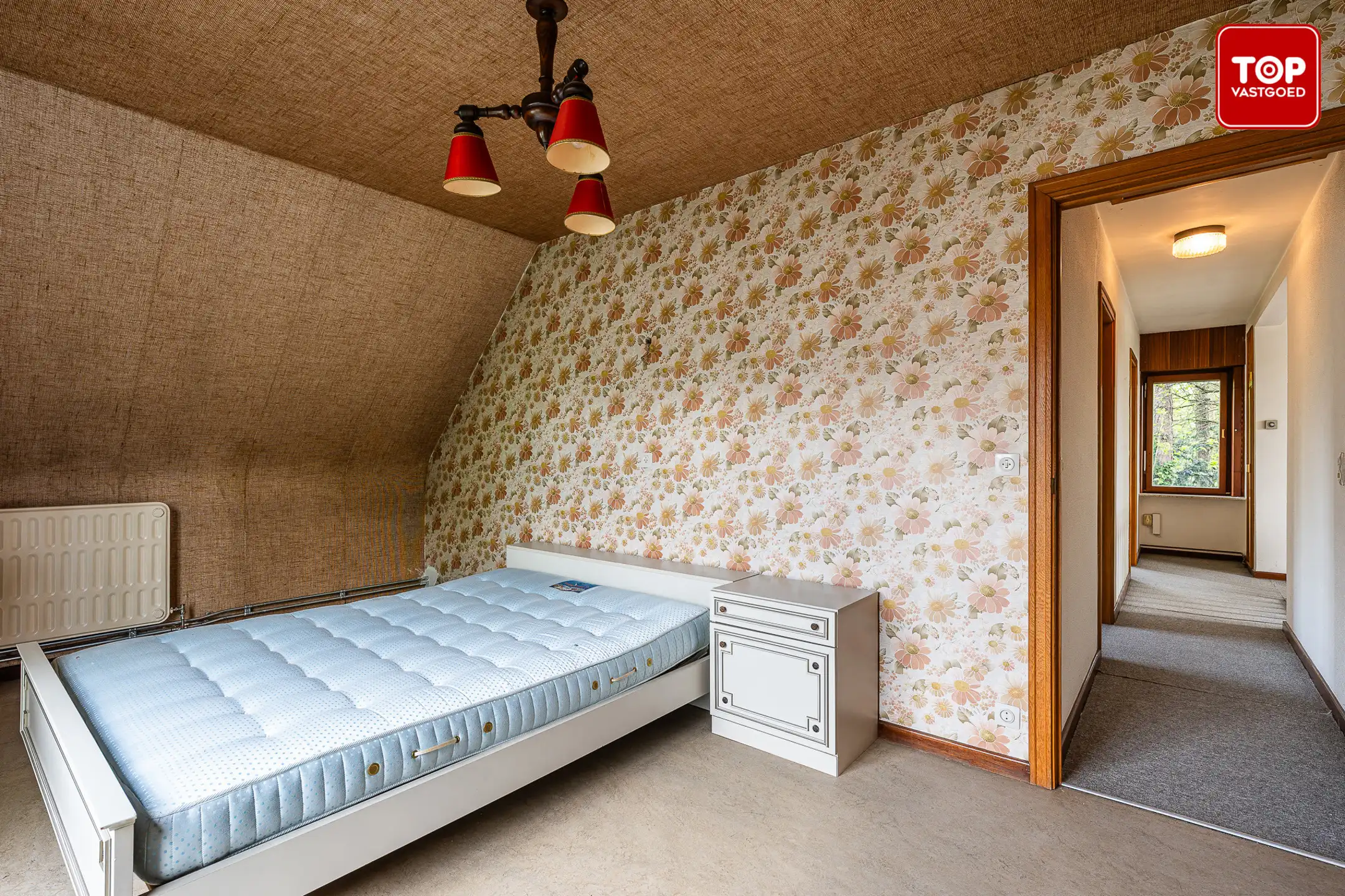 Te renoveren karaktervolle villa met 4 slaapkamers, gelegen op een perceel van 900 m². foto 22