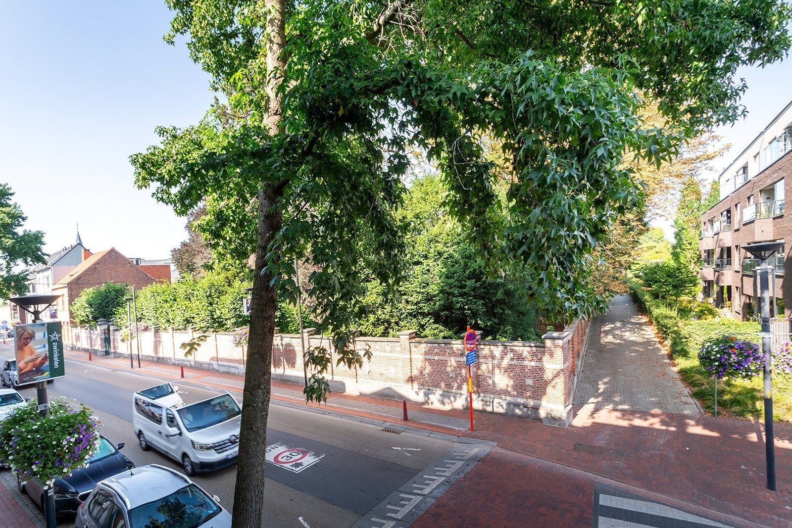 Tiptop gerenoveerde woning met tuin foto 19