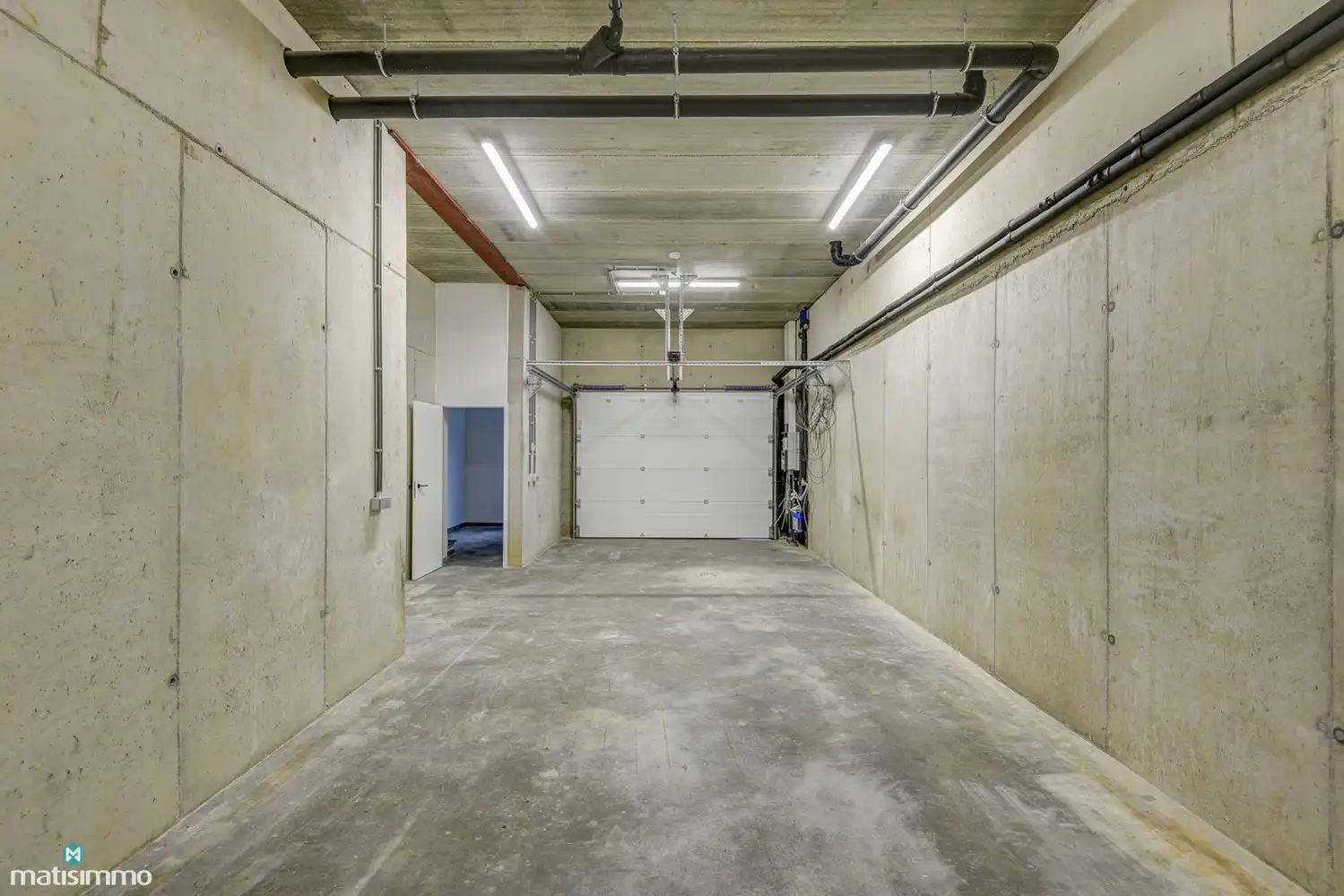 VOLLEDIG AFGEWERKTE EN GESCHILDERDE NIEUWBOUWWONING (EPB E10) MET 3 SLAAPKAMERS, 2 BADKAMERS, 2 GARAGES, KELDER EN AANGELEGDE TUIN IN WERM foto 30