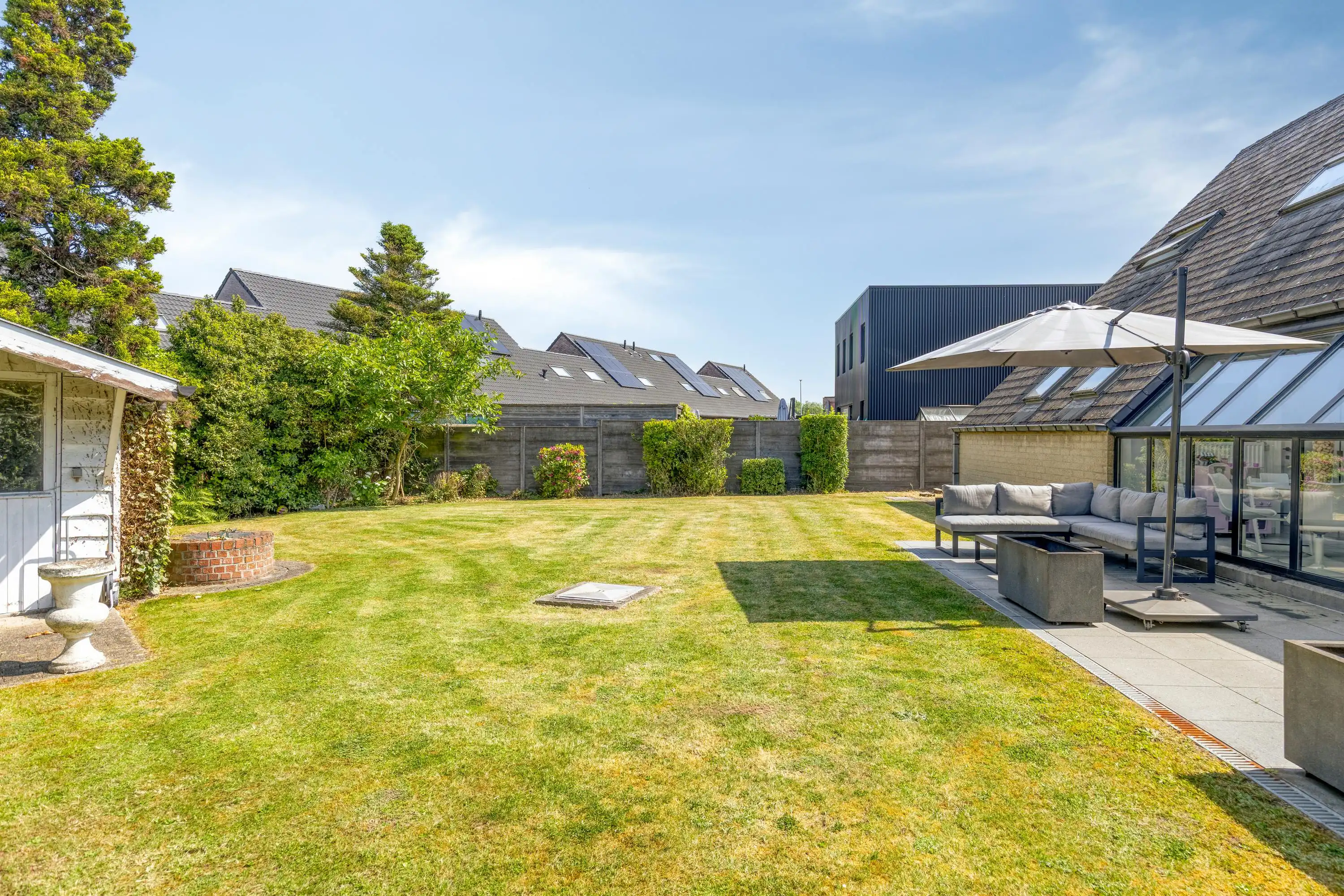 Hoofdfoto van de publicatie: Ruime gezinswoning met 4 slaapkamers, garage en tuin te Rumbeke