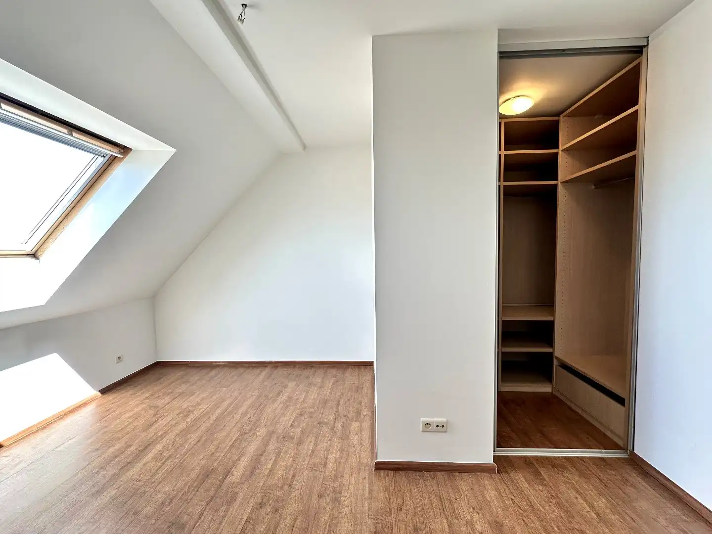 Ruim duplex appartement met 3 slaapkamers in hartje Bilzen-Hoeselt foto 18
