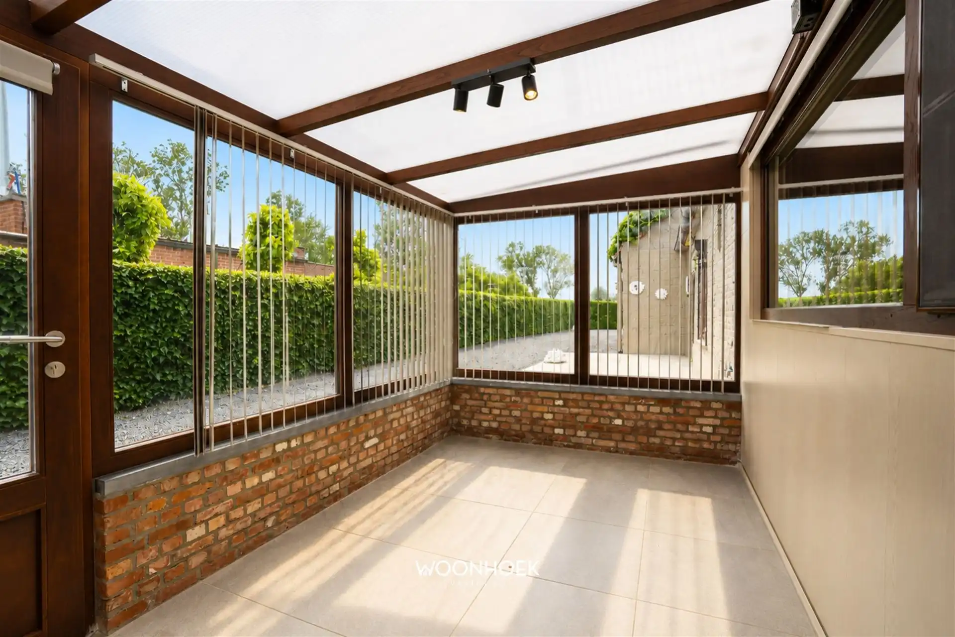 Ruime 3-slpk HOB met garage, veranda en zicht op de velden foto 5