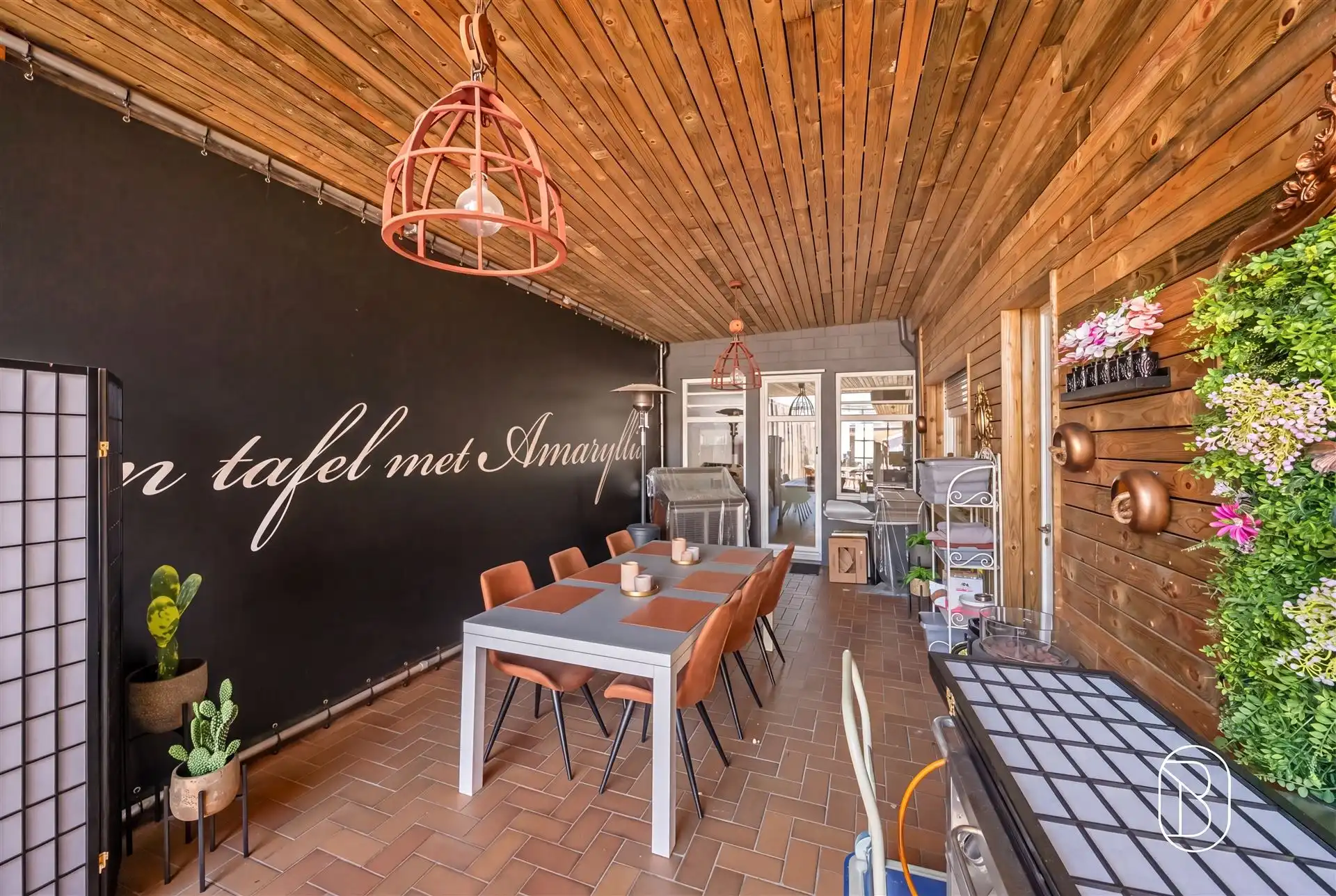 Karakterwoning met 5SLK, 2 garages en uitweg achteraan! foto 17