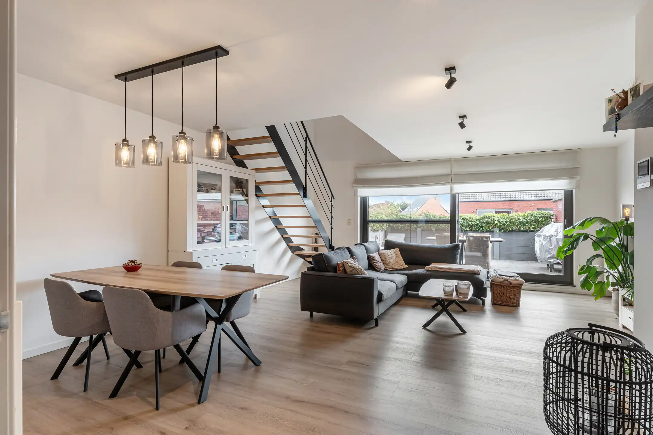 Ruim duplexappartement met groot terras in volle centrum foto 4