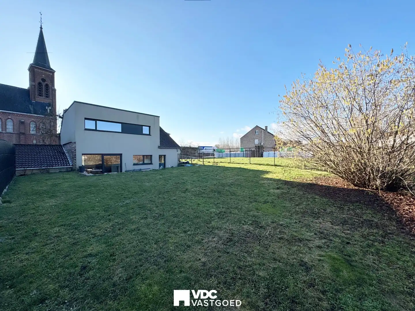 Charmante gerenoveerde woning met tuin in Klein-Gelmen (Heers) foto 19