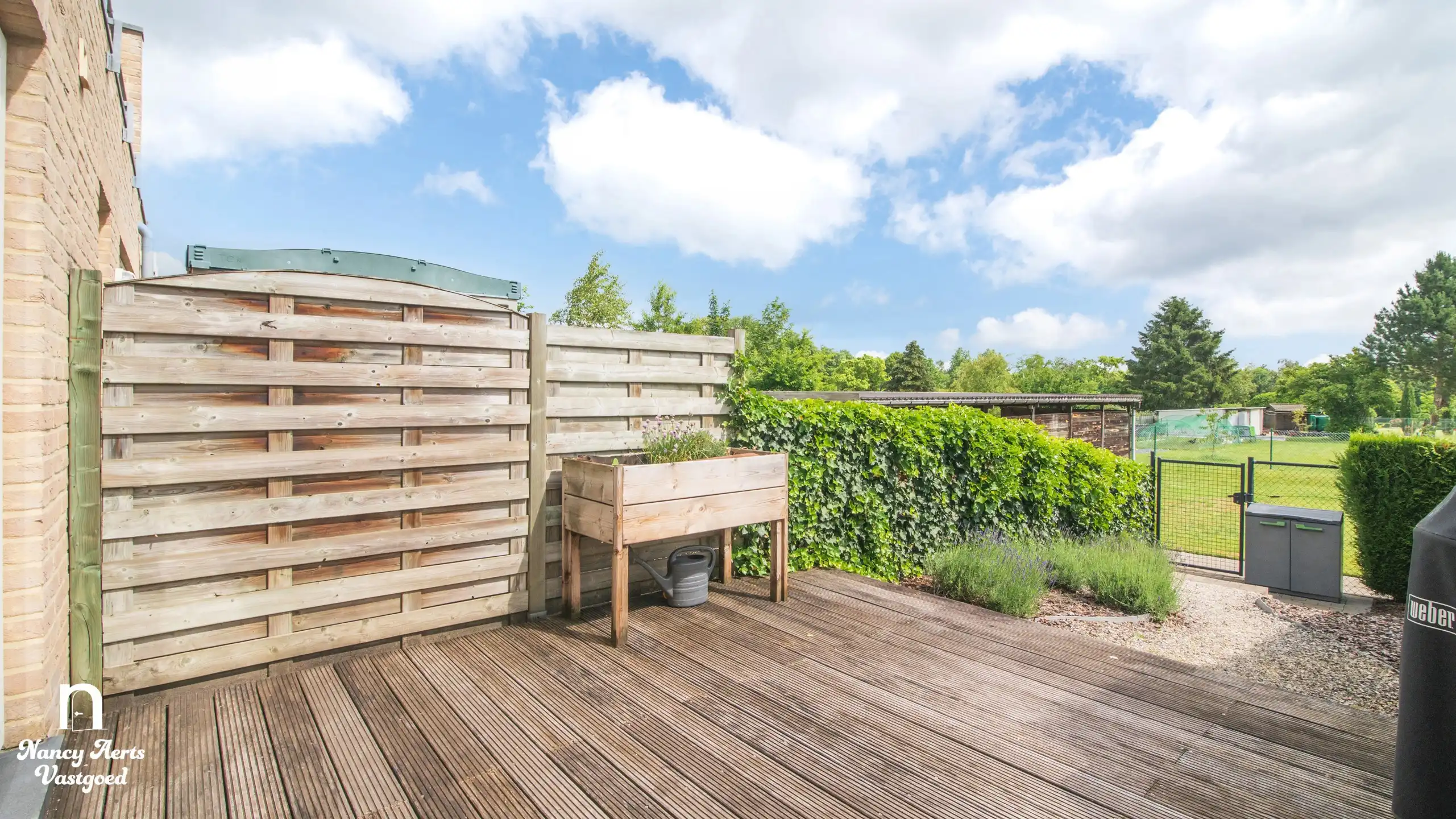 Lichtrijk gelijkvloers appartement met tuin en mooi uitzicht foto 21