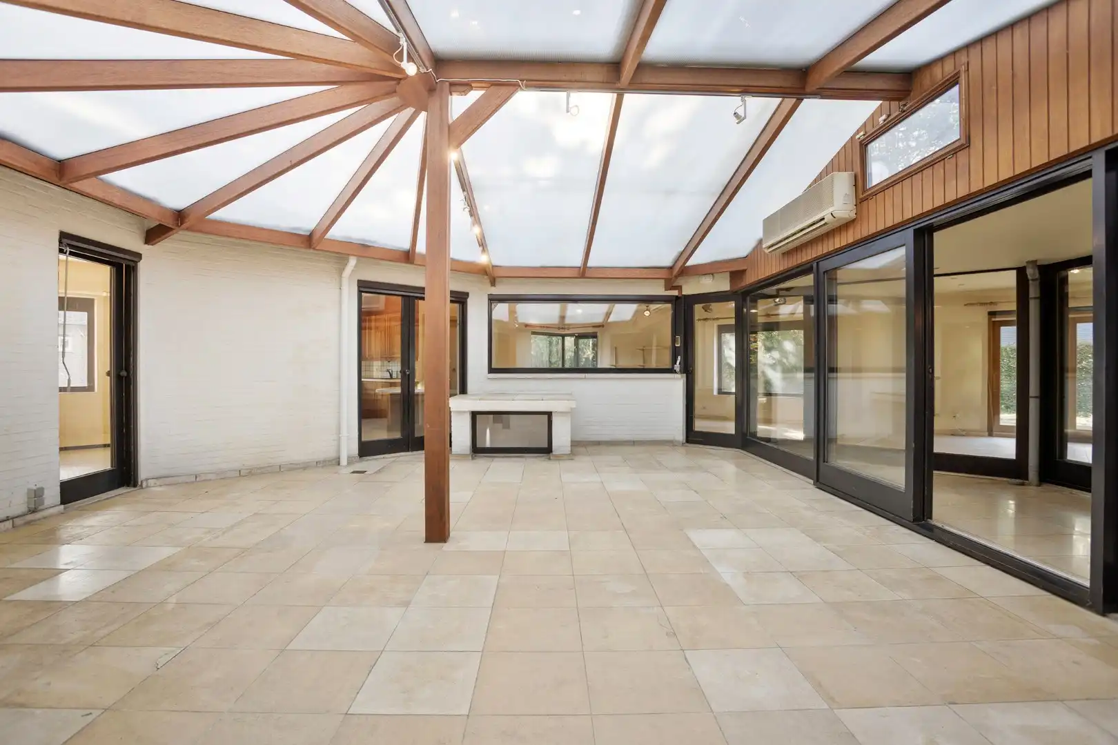 Ruime woning in een doodlopende straat met 4 slaapkamers, 2 badkamers op een prachtig perceel vlak bij het Meerdaalwoud  foto 8