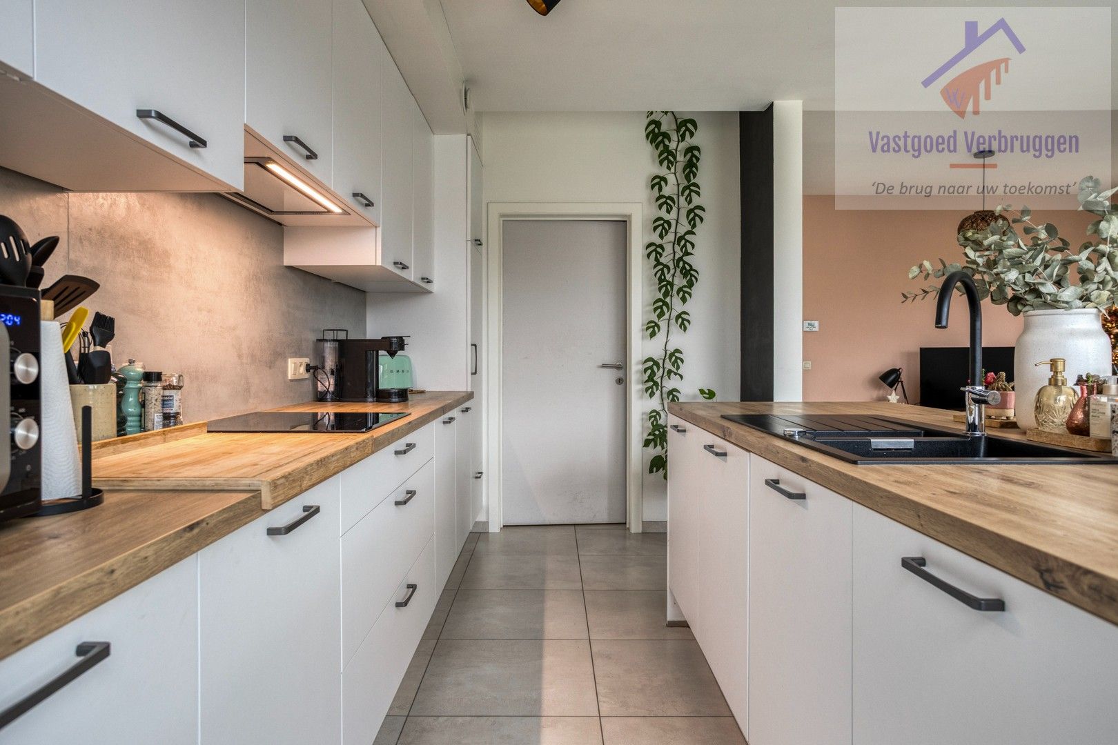 Recent gelijkvloers appartement met terras en tuin foto 8